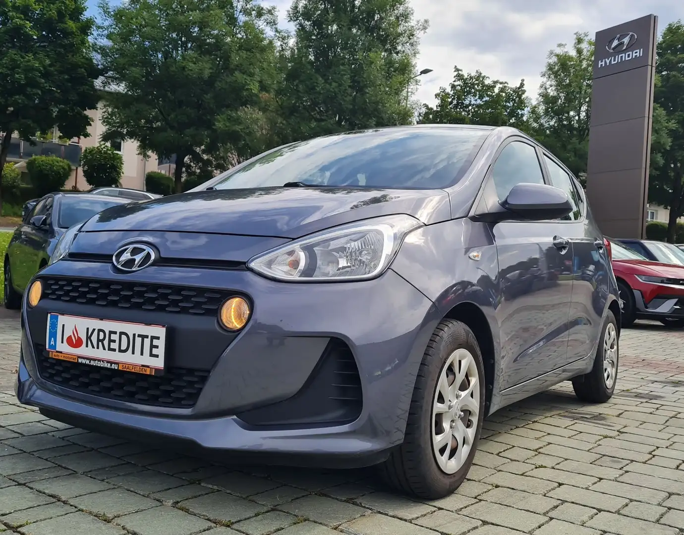 Hyundai i10 1,0 Level 2 Grau - 1