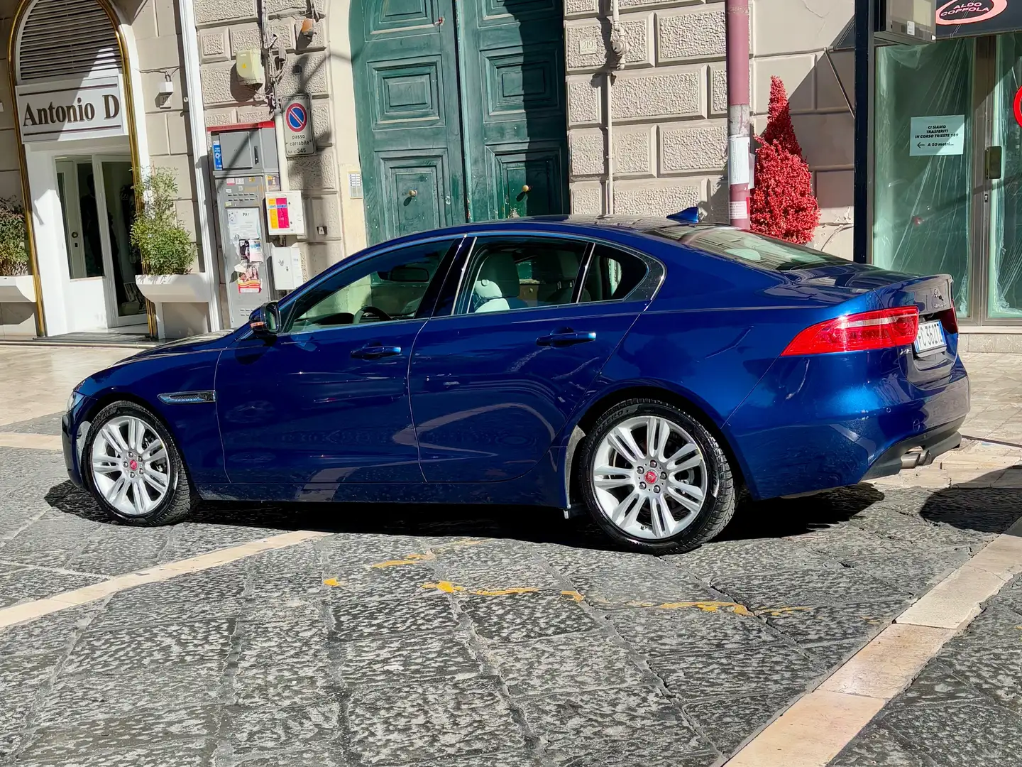 Jaguar XE XE 2.0d Prestige 180cv auto Blu/Azzurro - 1