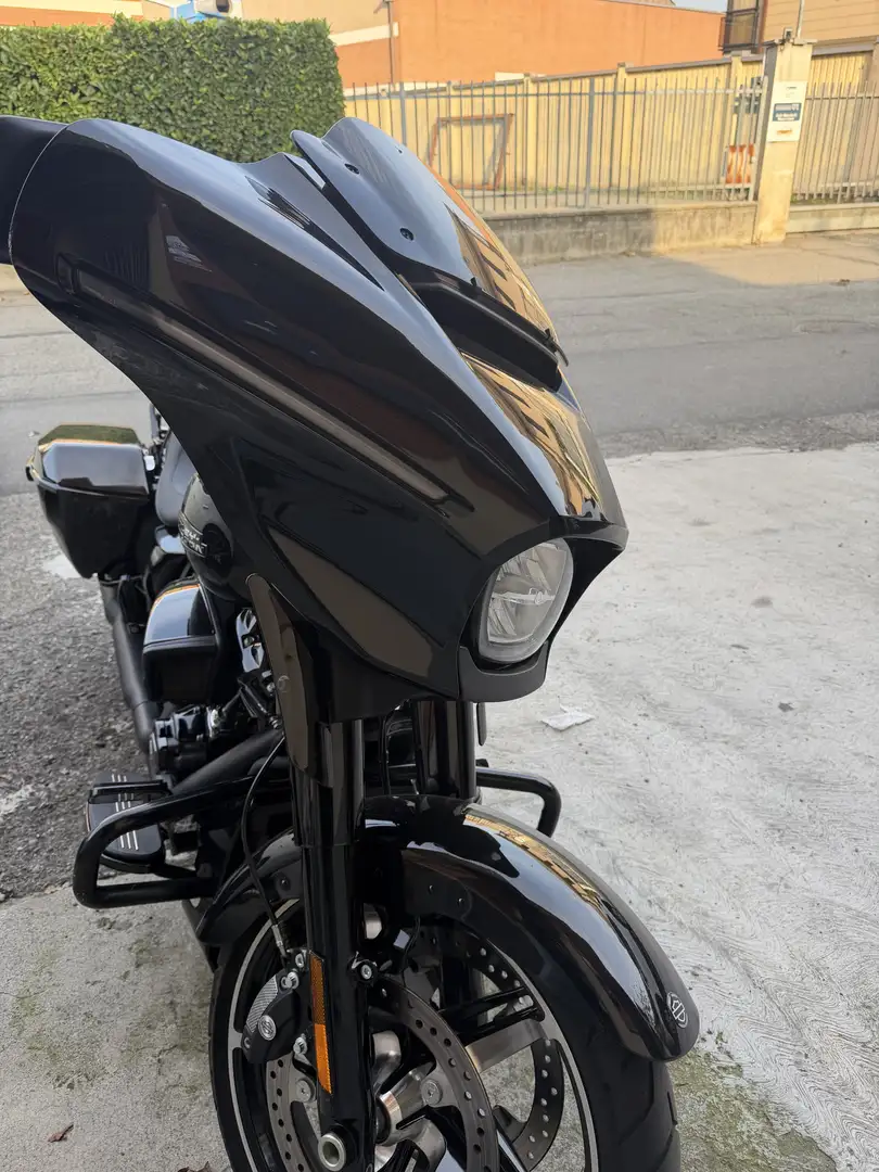 Harley-Davidson Street Glide 117 Black Line Černá - 2