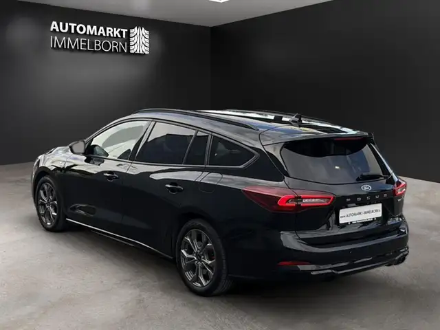 Ford Focus view 6