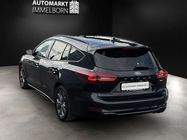 Ford Focus view 5