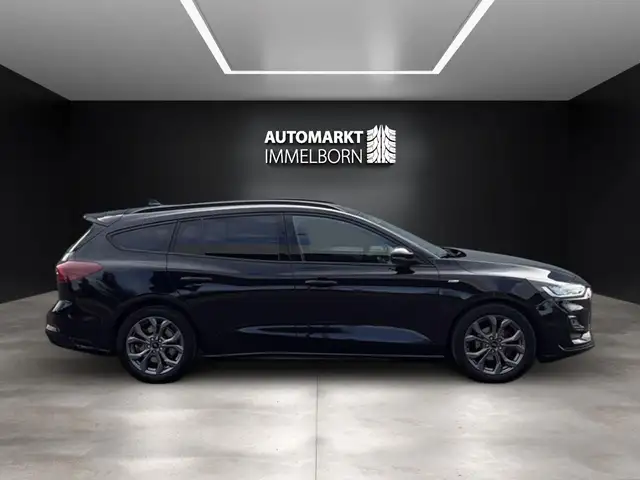 Ford Focus view 11