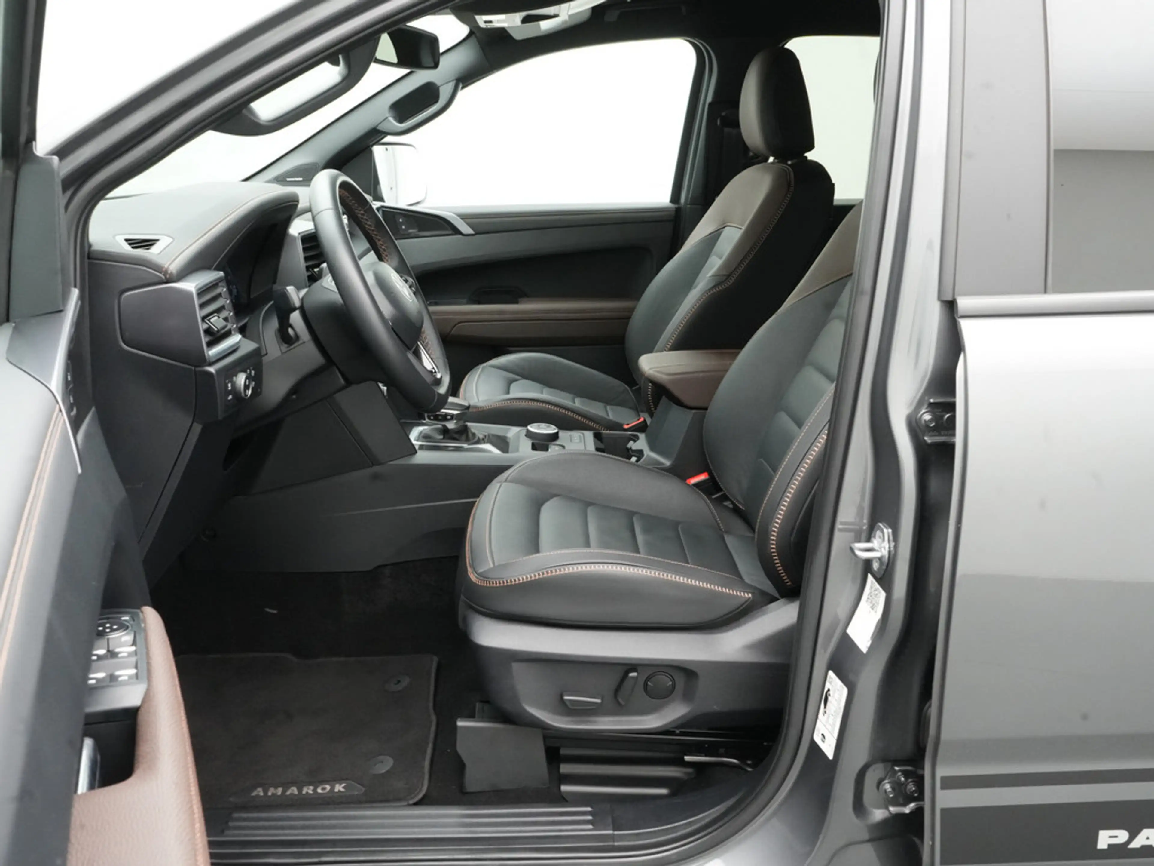 Volkswagen Amarok PanAmericana MATRIX LEDER STANDHZ AHK — photo 6