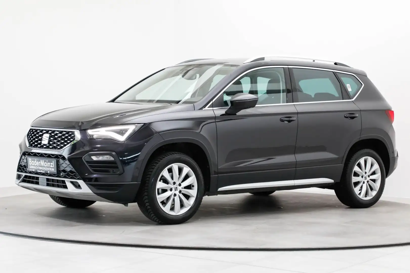 SEAT Ateca 1.5TSI DSG Xperience AHK Kamera LED Navi Schwarz - 2