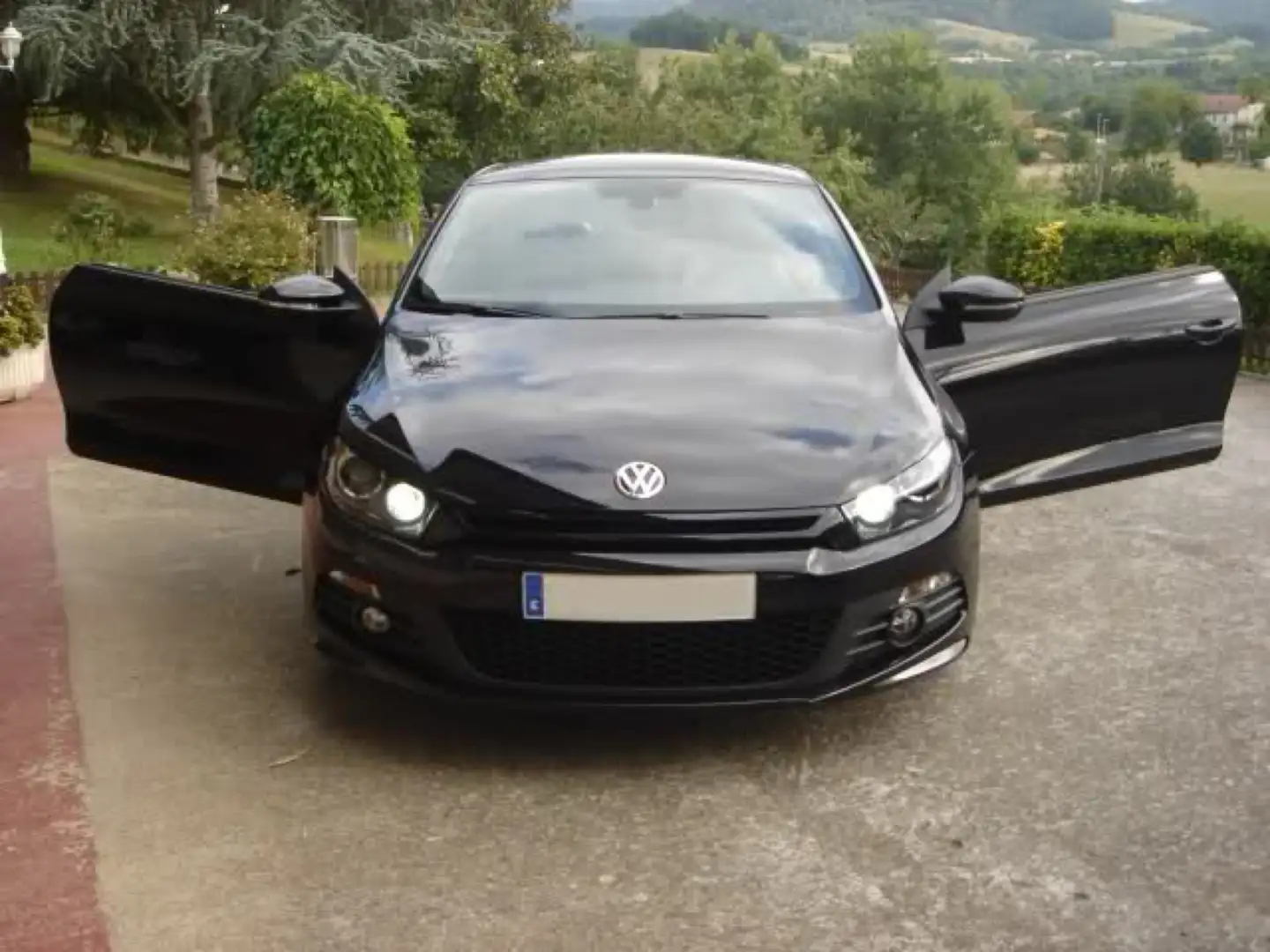 Volkswagen Scirocco 2.0TDI 170 - 1