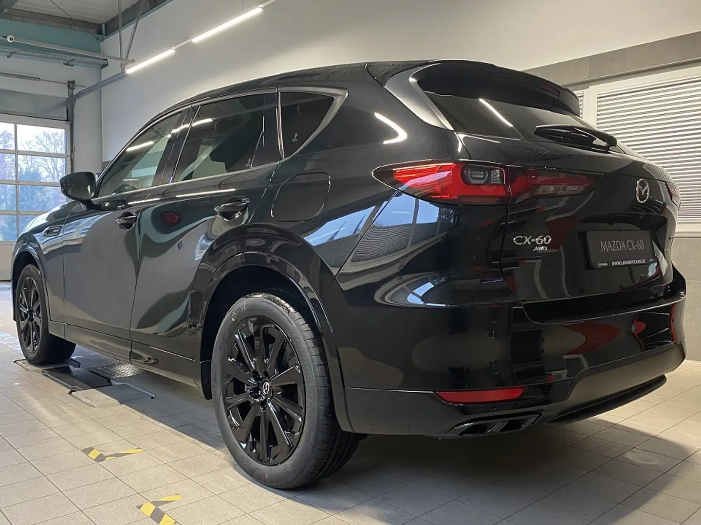 Mazda CX-60 e-SKYACTIV PHEV HOMURA CON-P DRI-P COM-P Schwarz - 2