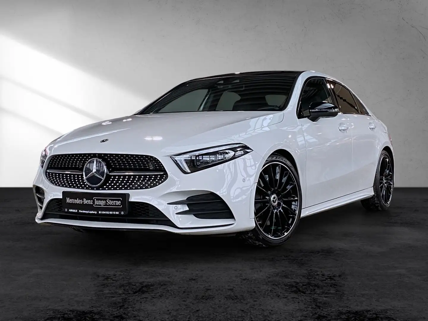 Mercedes-Benz A 250 A 250 4M Limousine AMG Line Kamera Pano Memory  BC Weiß - 2
