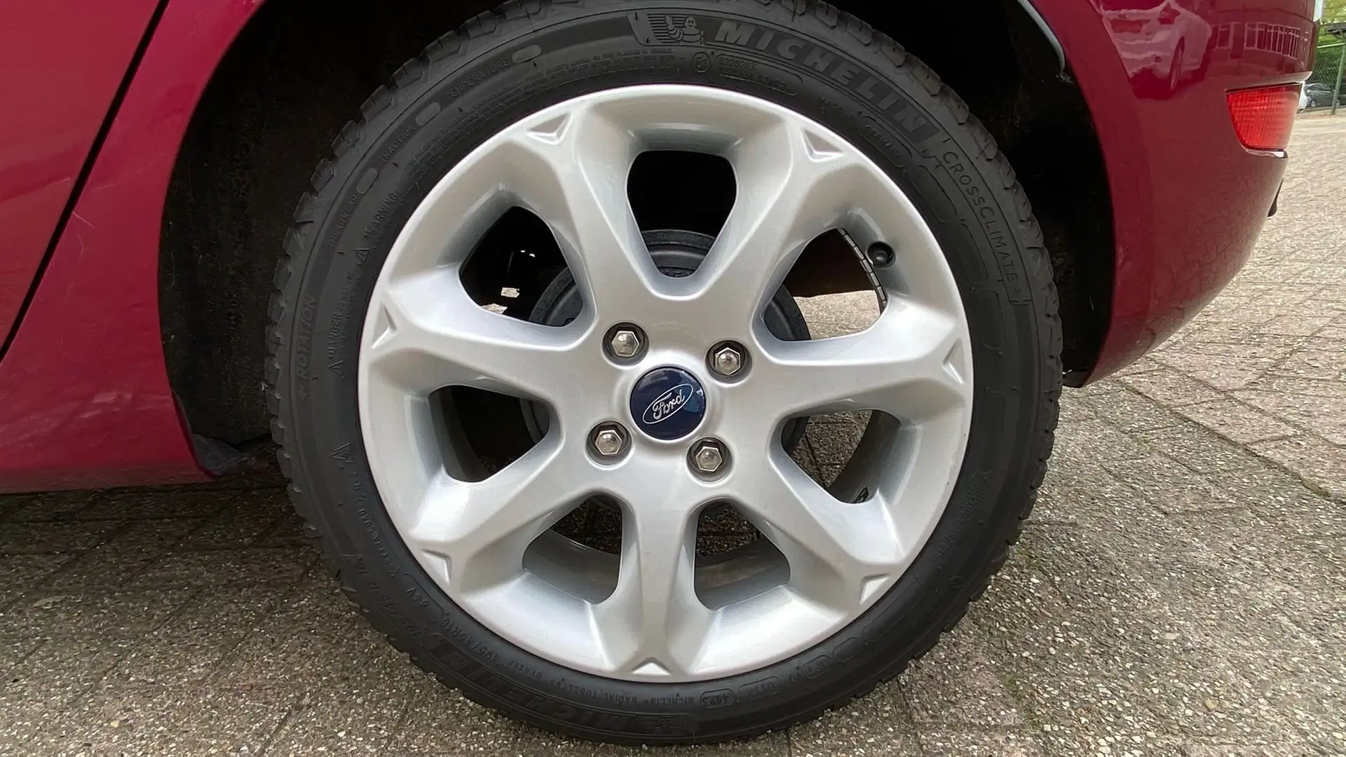 Ford Fiesta 1.6 Titanium Violett - 2