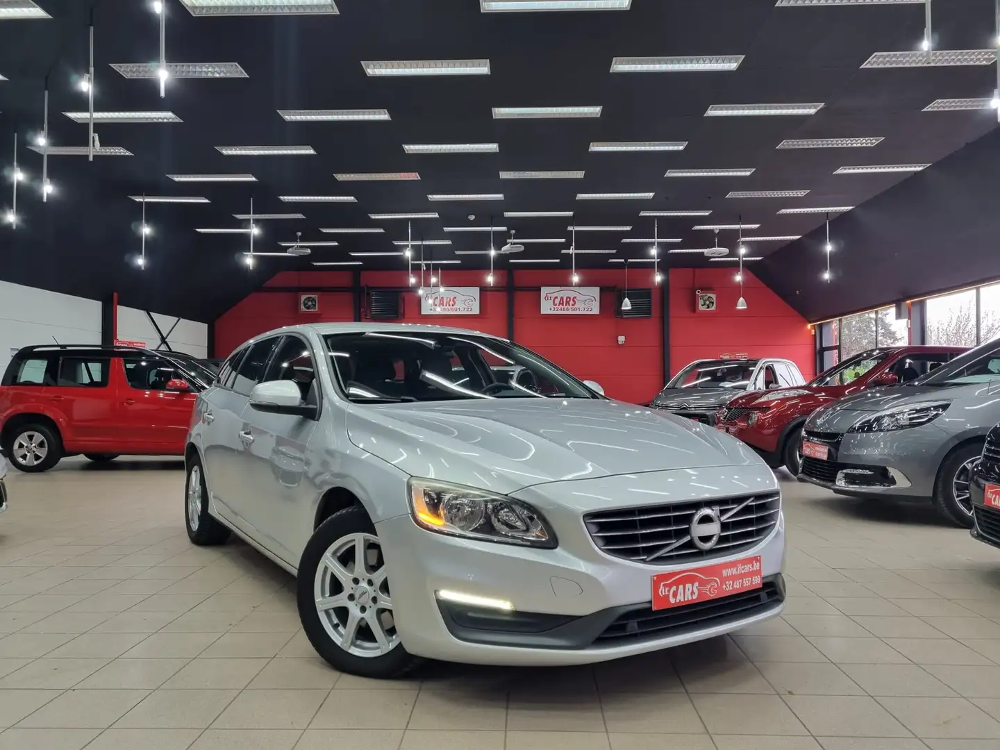 Volvo V60 D3 Geartronic Edition Pro**AUTOMAAT**NAVIGATIE** Silber - 1