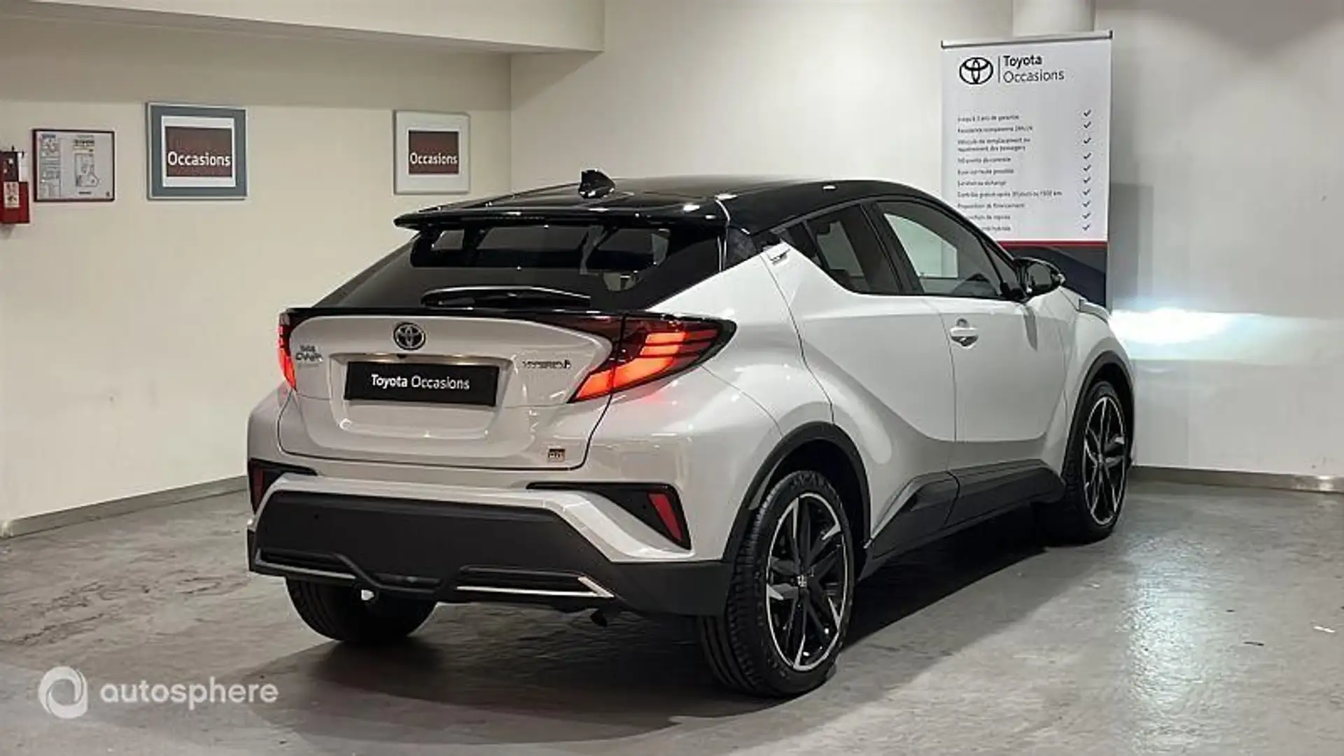 Toyota C-HR 122h GR-Sport 2WD E-CVT MY22 - 2