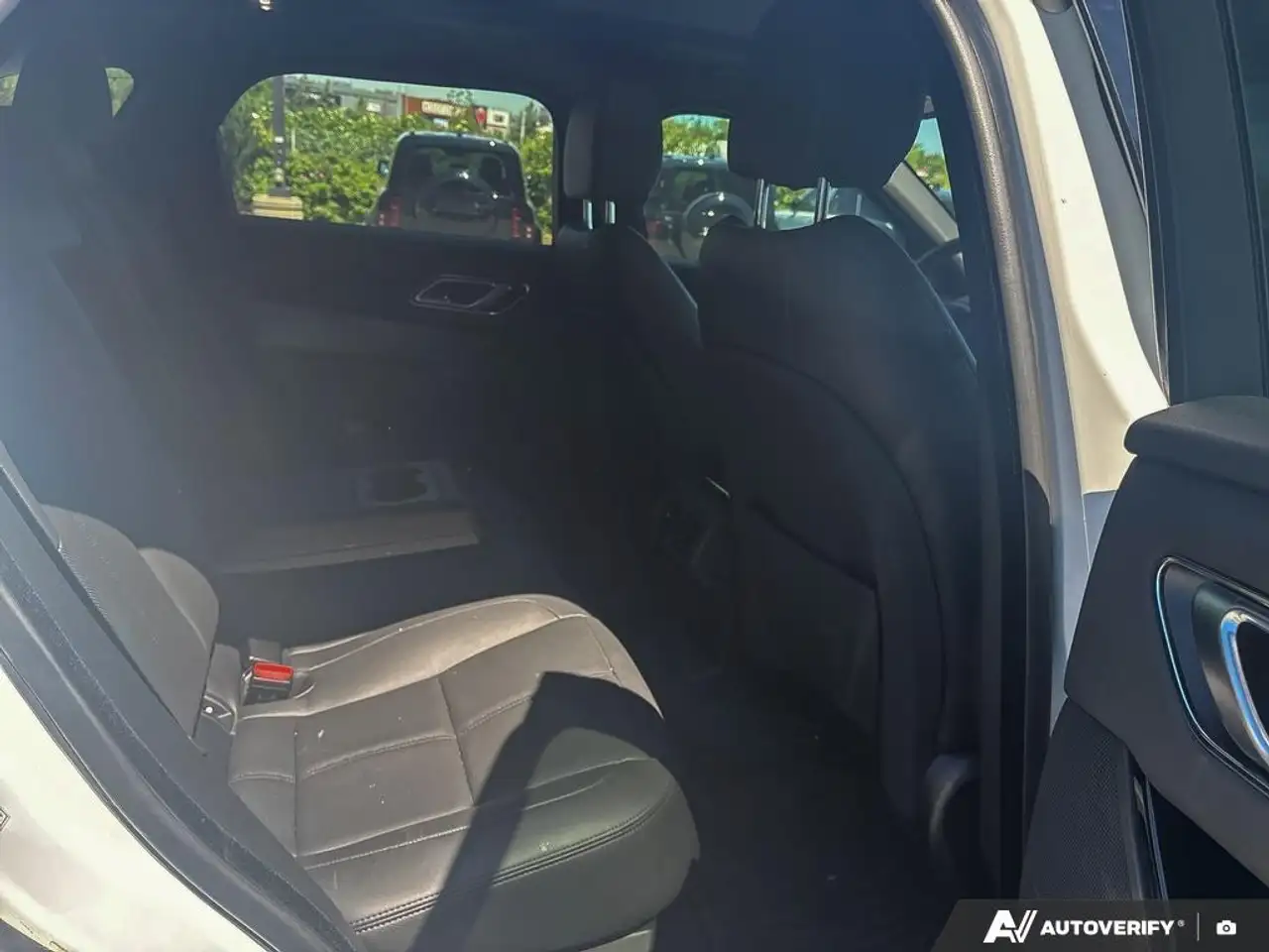 Land Rover Range Rover Velar снимка Land Rover Range Rover Velar