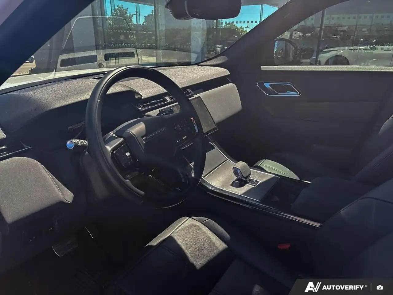 Land Rover Range Rover Velar снимка Land Rover Range Rover Velar