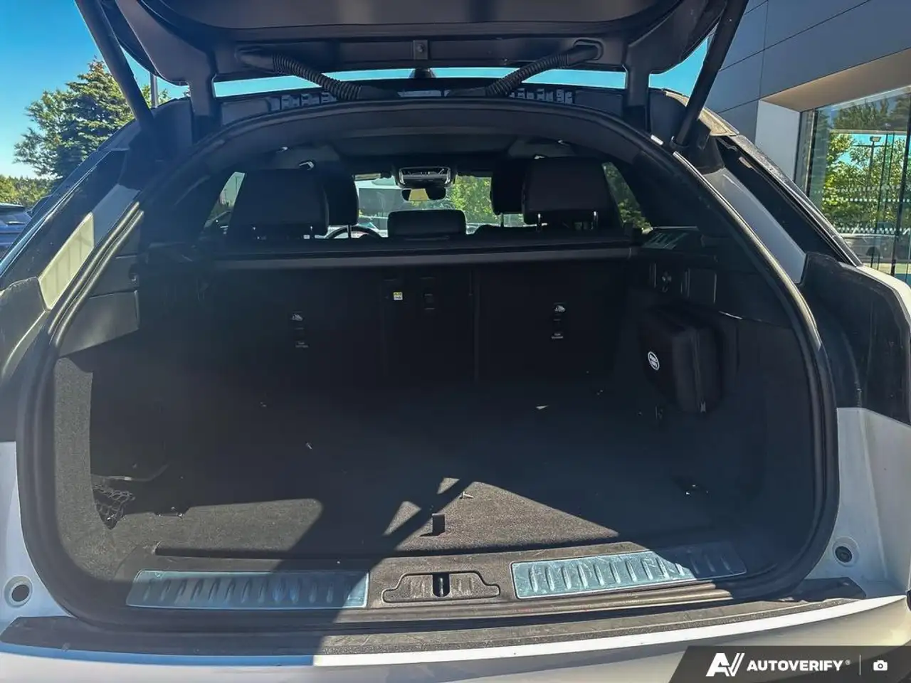 Land Rover Range Rover Velar снимка Land Rover Range Rover Velar