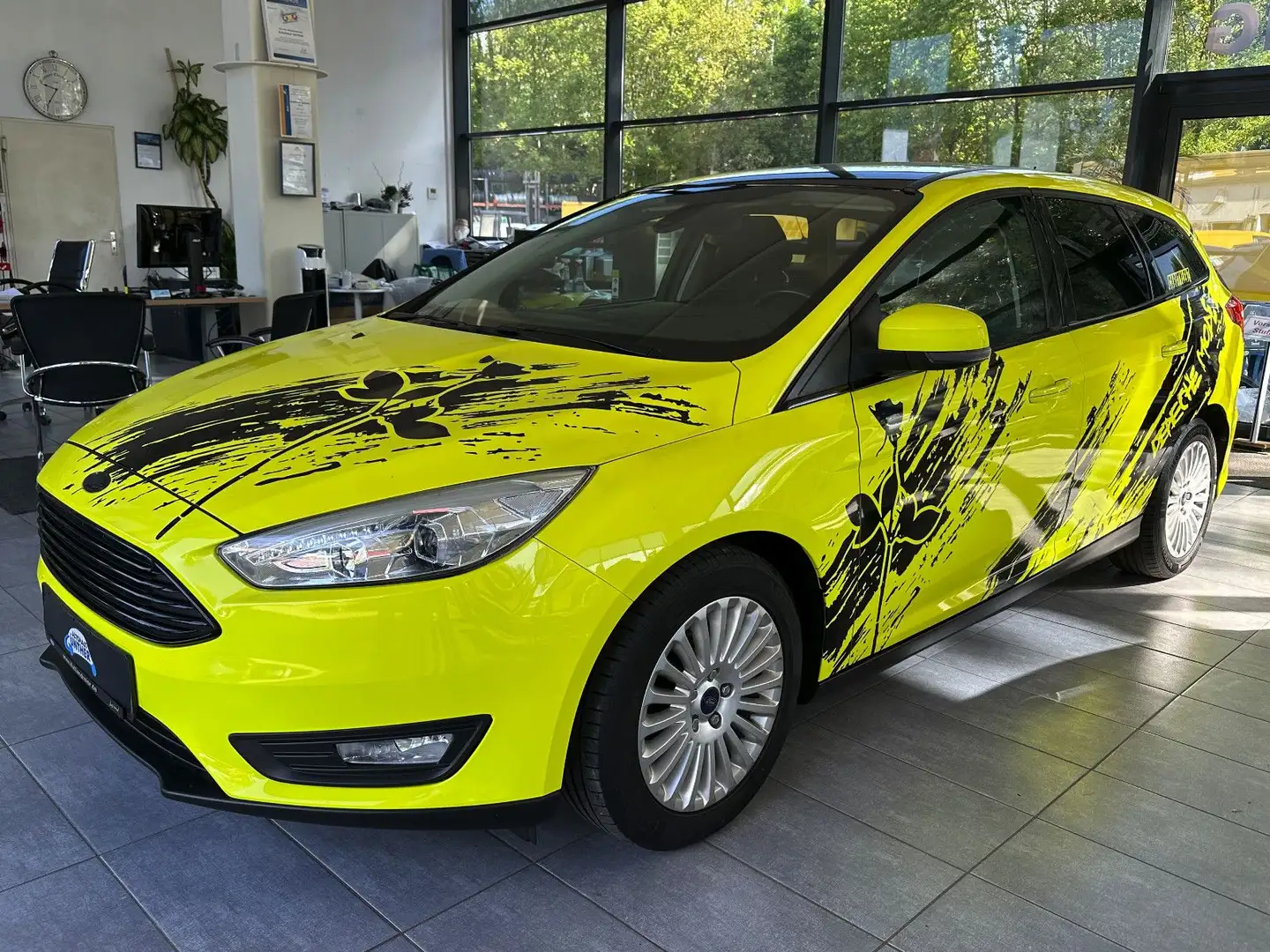 Ford Focus 1,0*ZR NEU*bis zu48 Monate Garantie Noir - 2