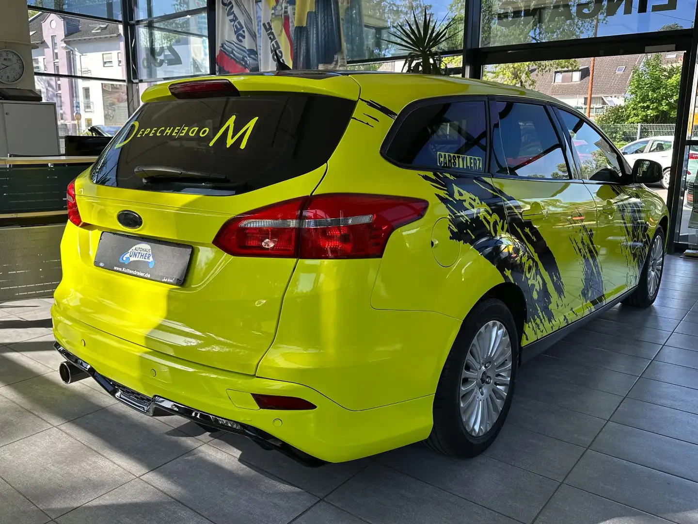Ford Focus 1,0*ZR NEU*inkl.24 Monate Garantie Schwarz - 2