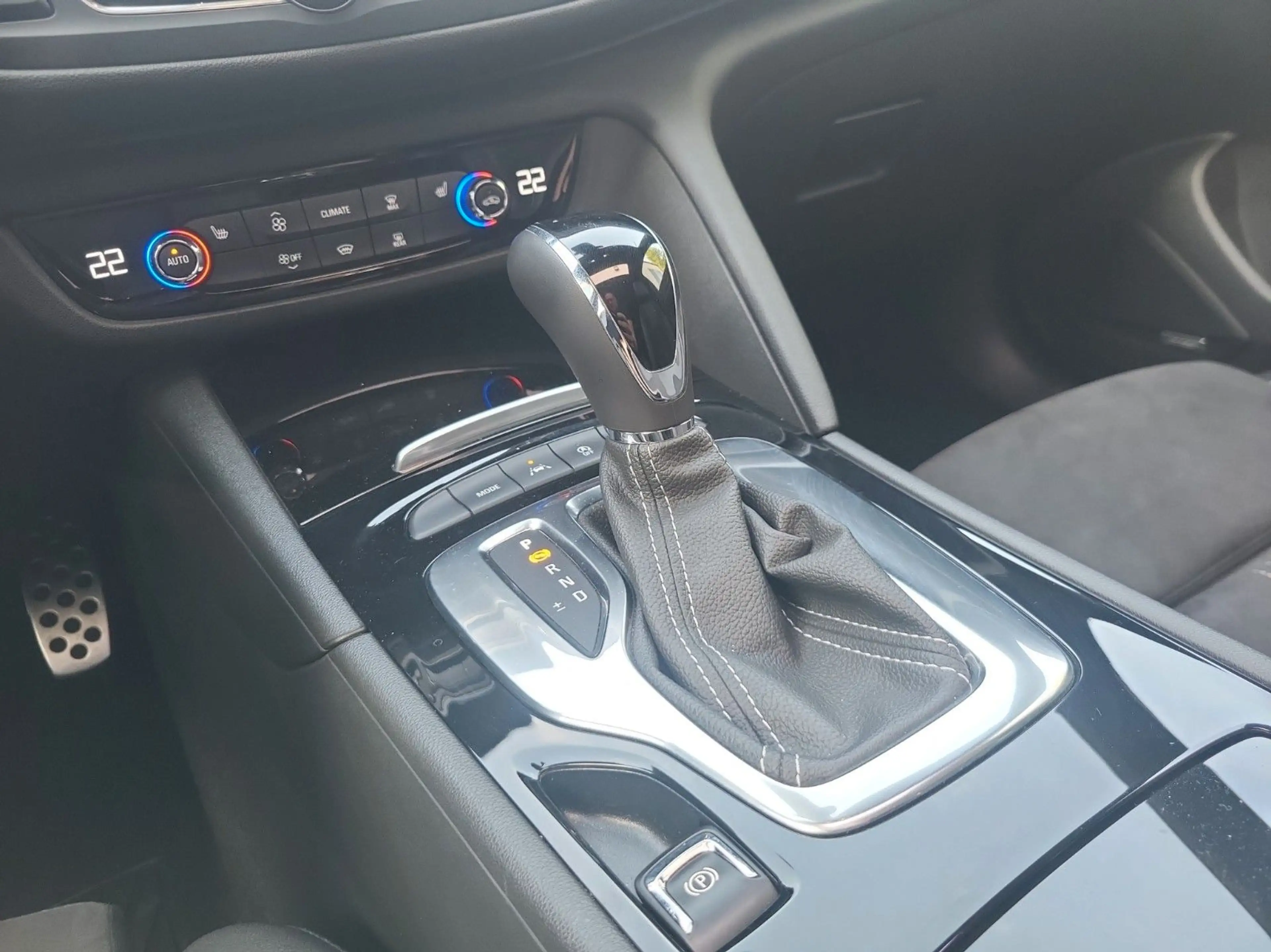 Opel Insignia B ST Premium "Ultimate" 1-Hand/Panorama — photo 18