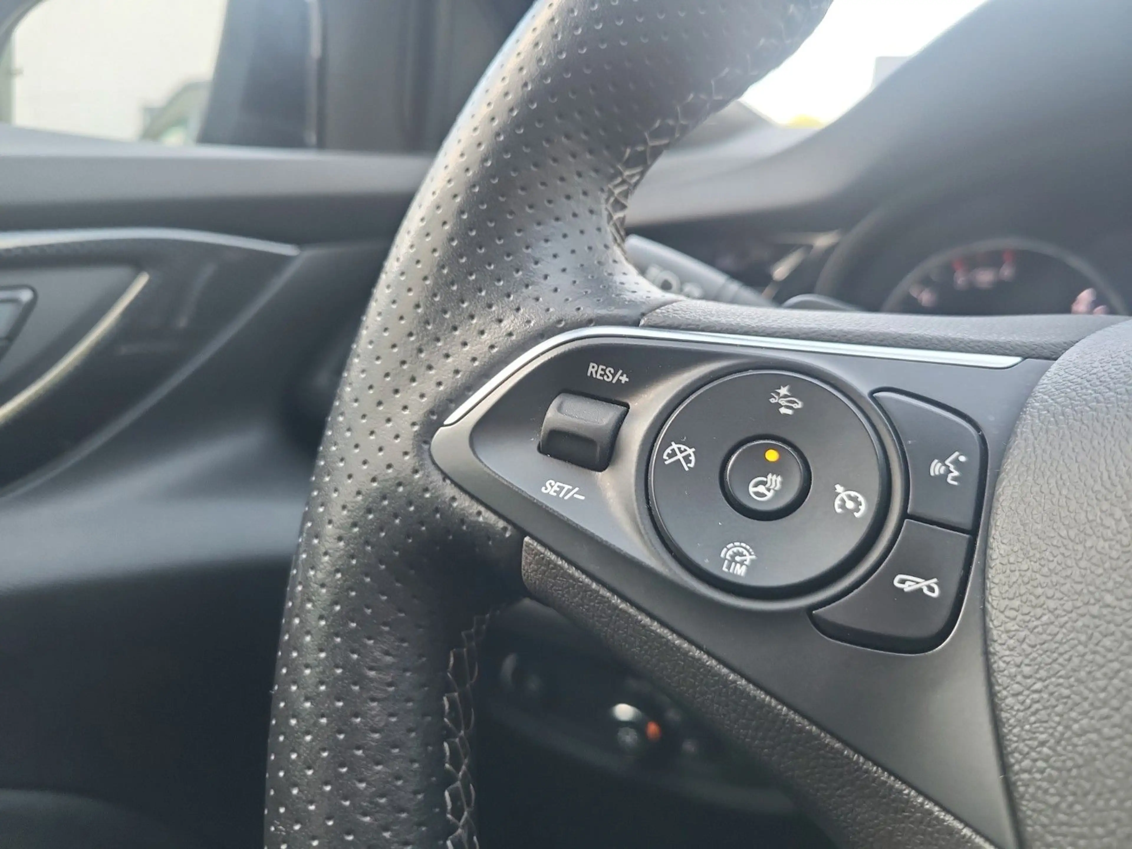 Opel Insignia B ST Premium "Ultimate" 1-Hand/Panorama — photo 13