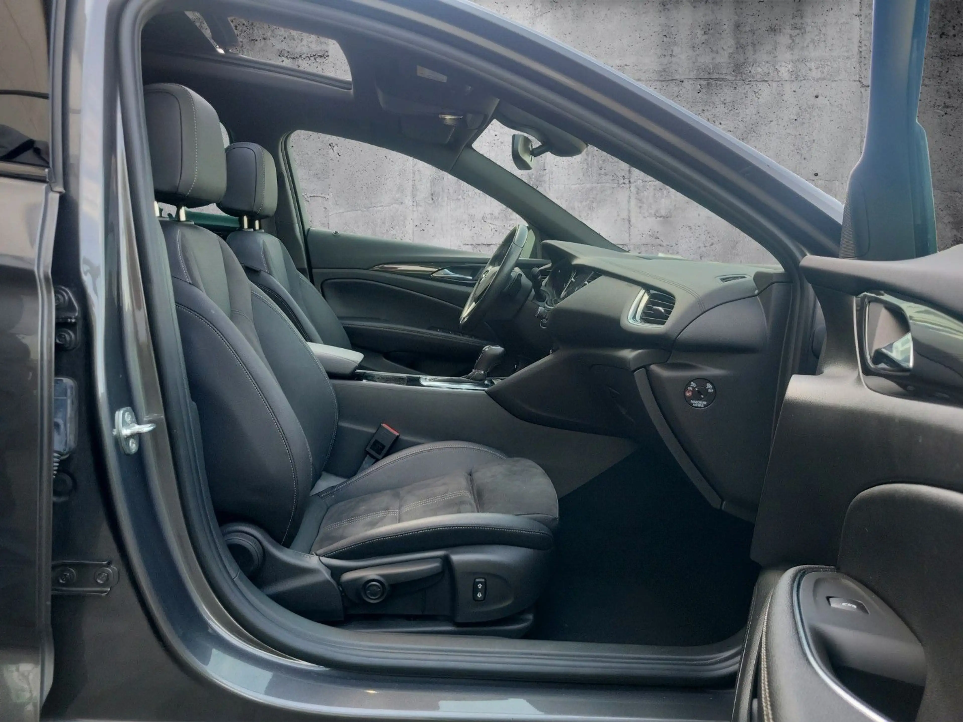 Opel Insignia B ST Premium "Ultimate" 1-Hand/Panorama — photo 24