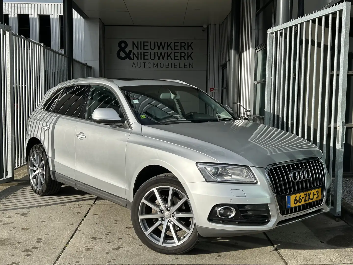 Audi Q5 2.0 TFSI quattro Pro Line | AUTOMAAT | SCHUIF/KANT Gris - 2