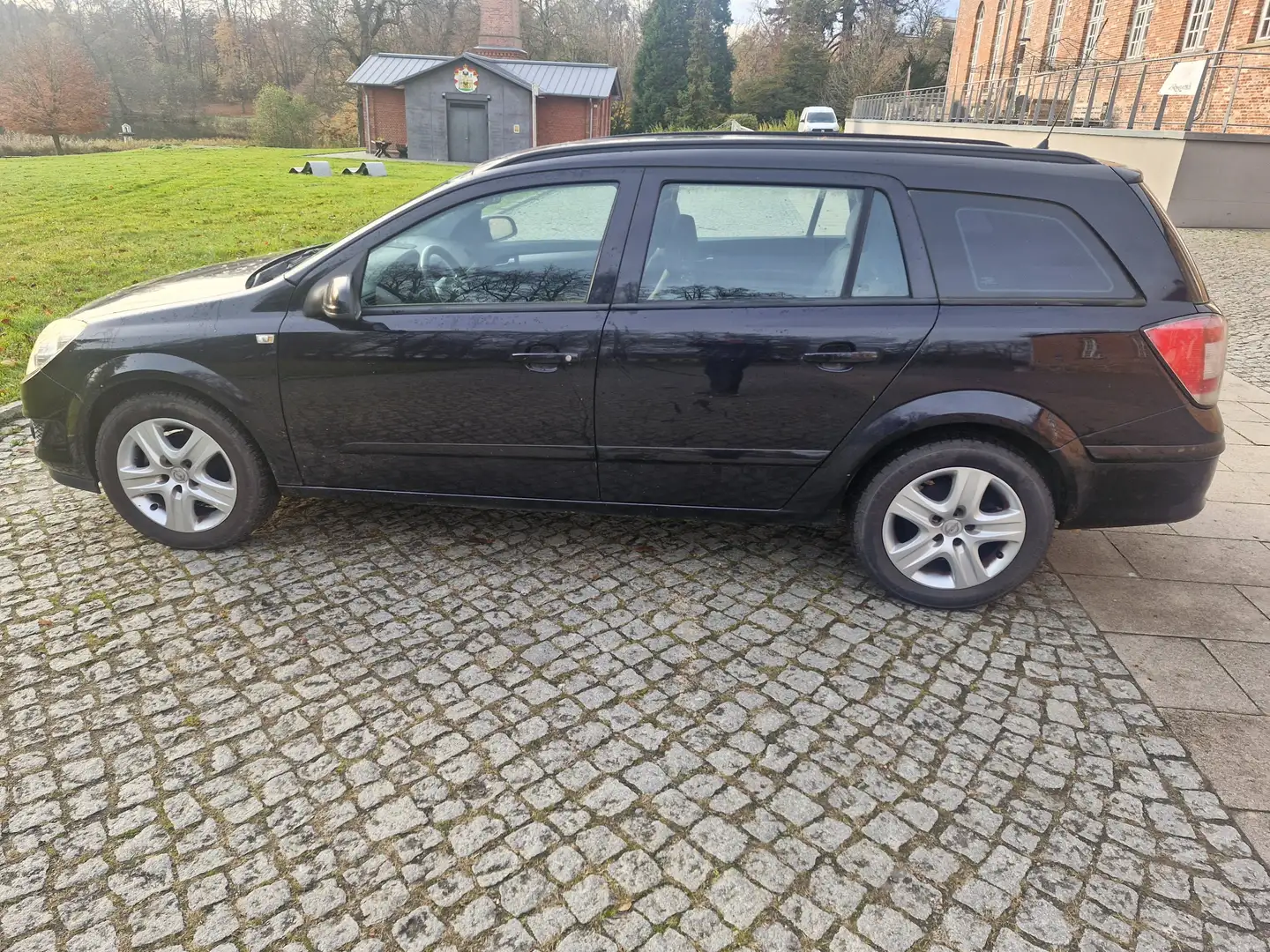 Opel Astra Astra 1.6 Caravan Catch me now Schwarz - 2