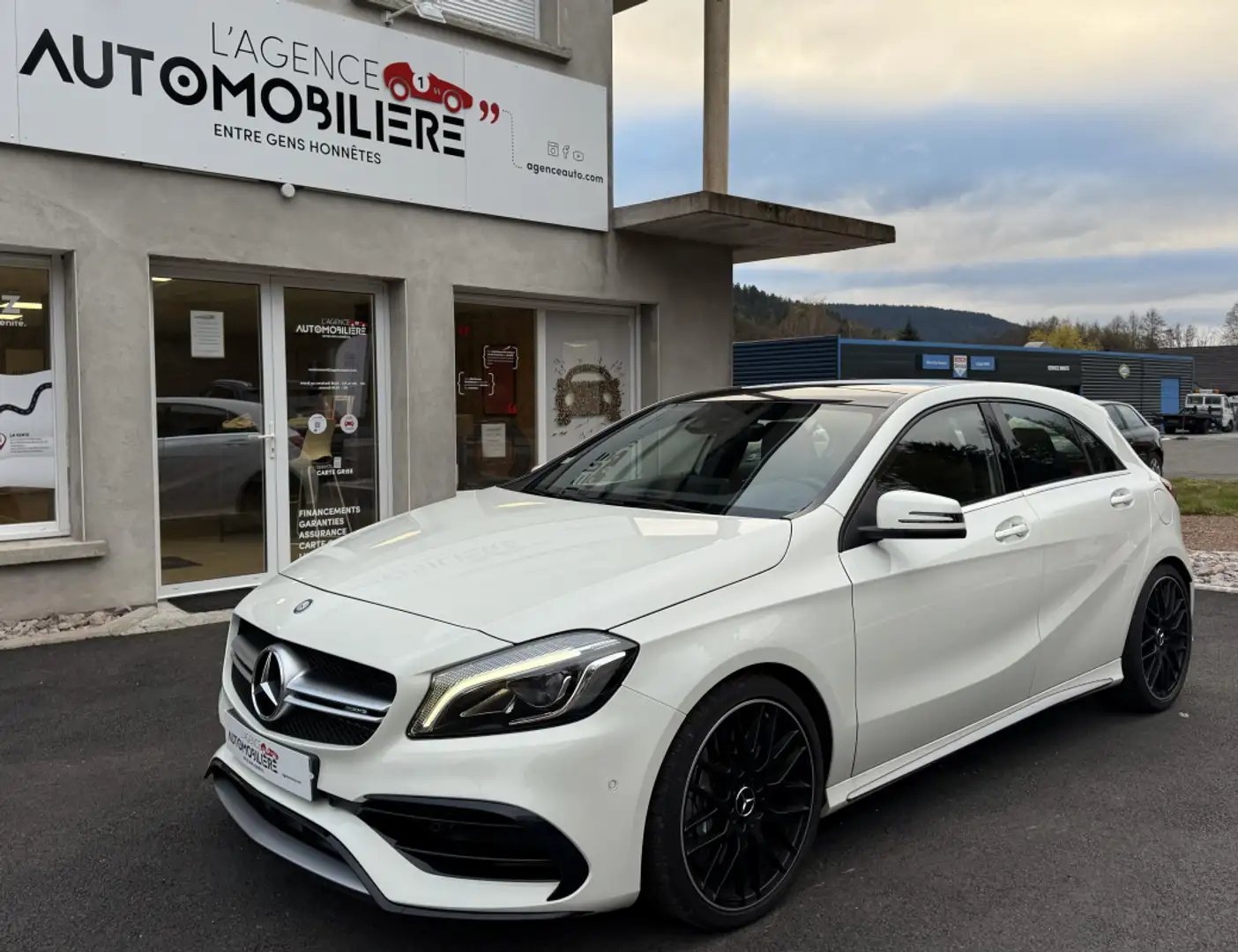 Mercedes-Benz A 140 Phase 2 A45 AMG 2.0 Ti 16V 4MATIC 7G-DCT 381 cv bijela - 1