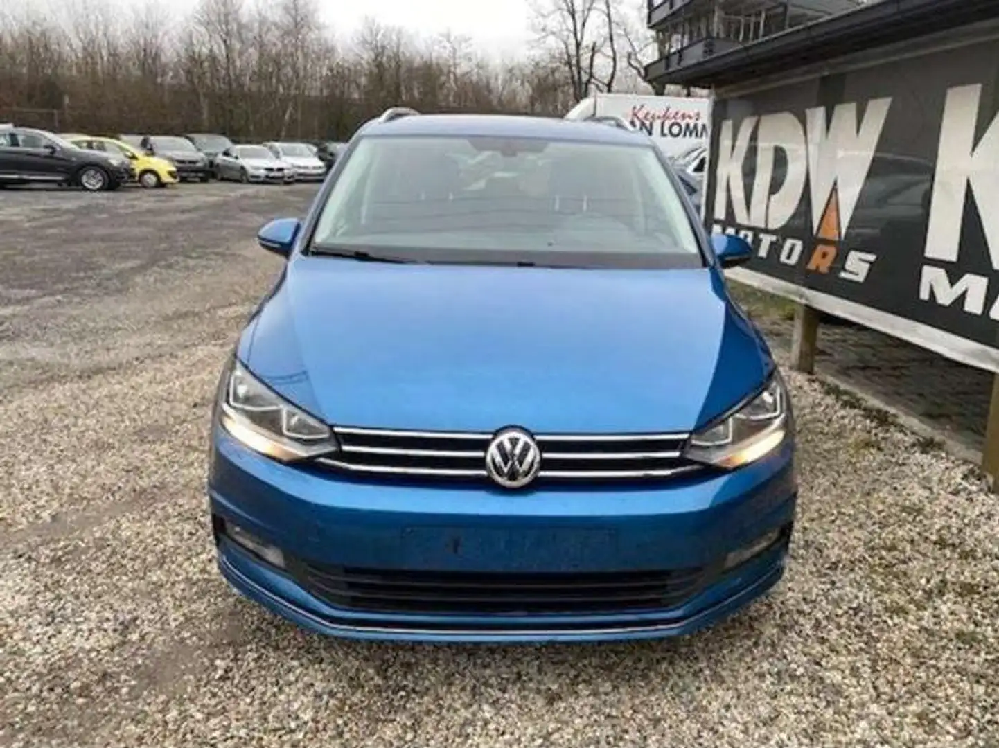 Volkswagen Touran 1.6 TDi SCR Highline DSG Blau - 2