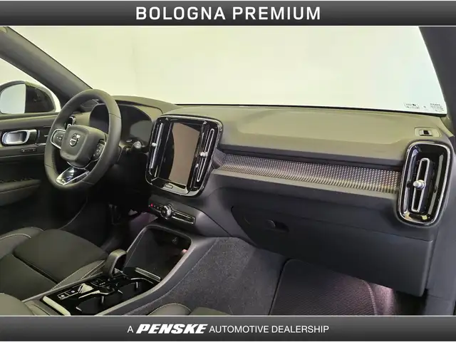 Volvo XC40 view 17