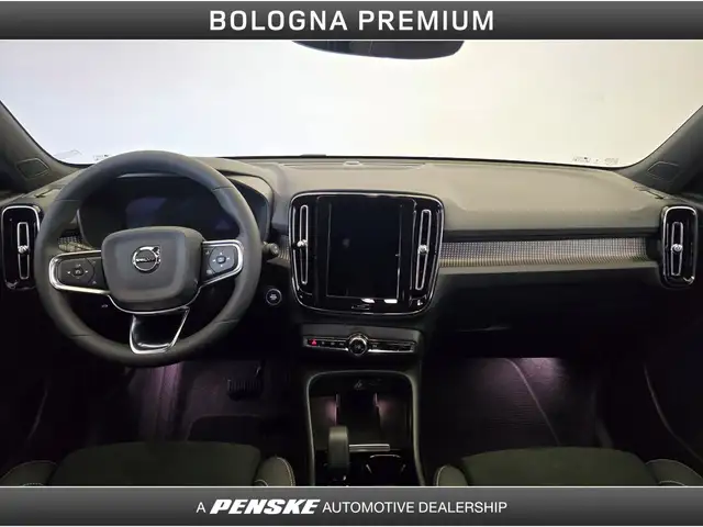 Volvo XC40 view 4