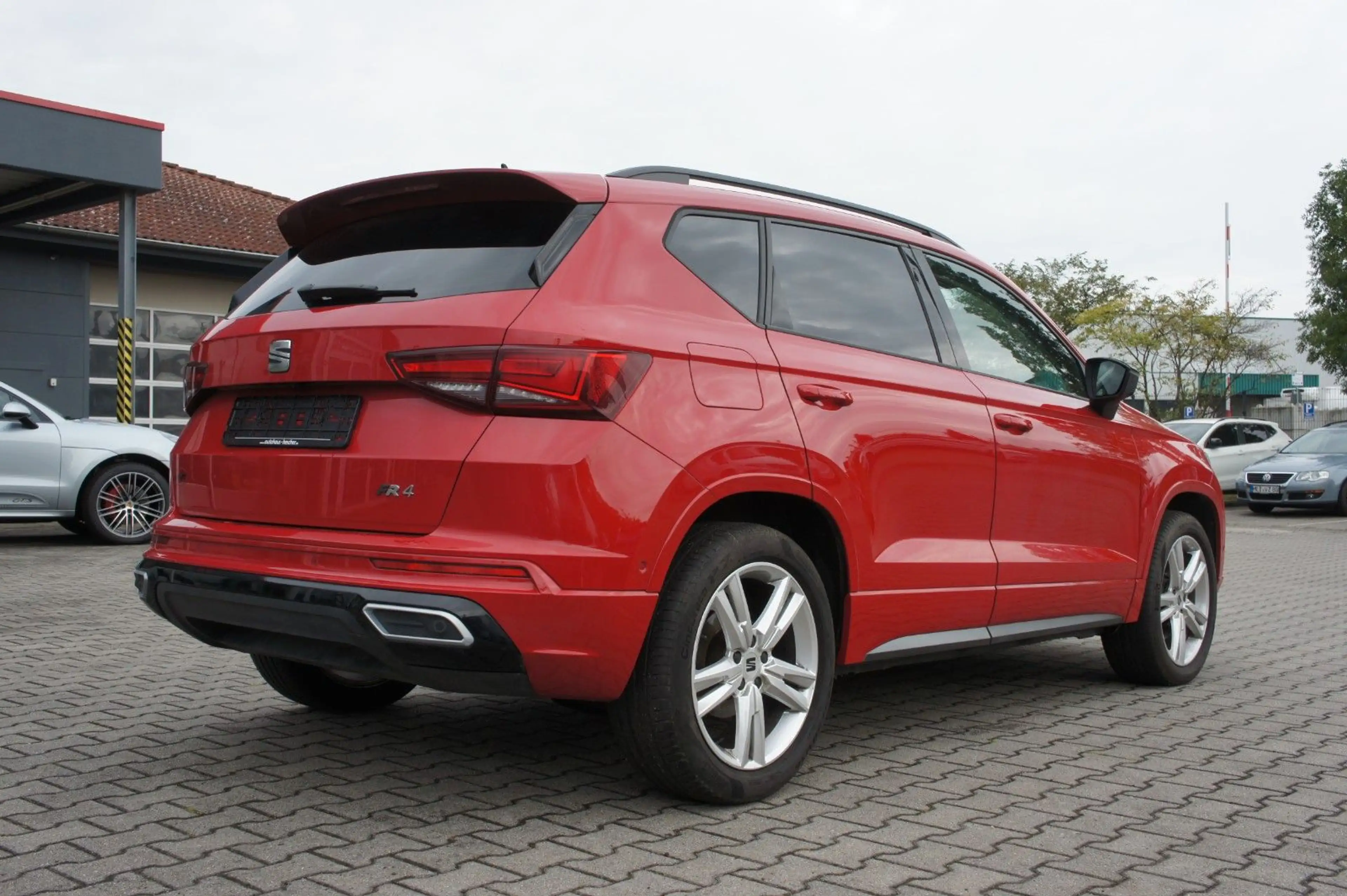 SEAT Ateca FR 2.0 TDI 4Drive DSG *LED*STANDHZG*AHK* — photo 8