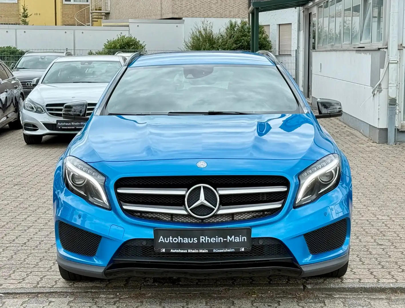 Mercedes-Benz GLA 200 AMG Street Style*Nav*Cam*LED*Standheiz* Blau - 2