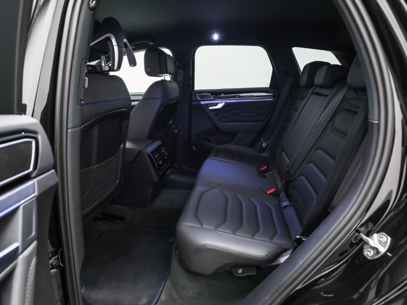 Volkswagen Touareg 340 kW R 3.0 V6 TSI eHybrid 4M AHK Pano Matrix Led — photo 12