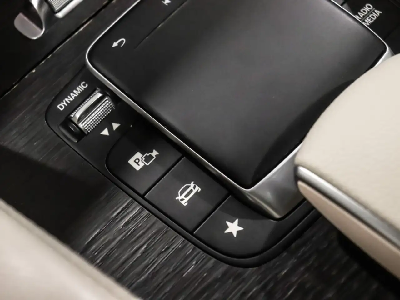 Mercedes-Benz GLE снимка Mercedes-Benz GLE