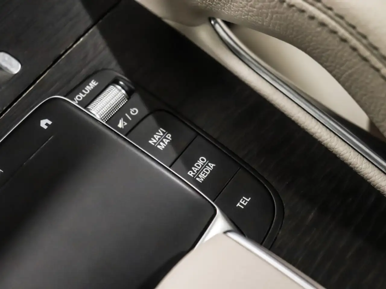 Mercedes-Benz GLE снимка Mercedes-Benz GLE
