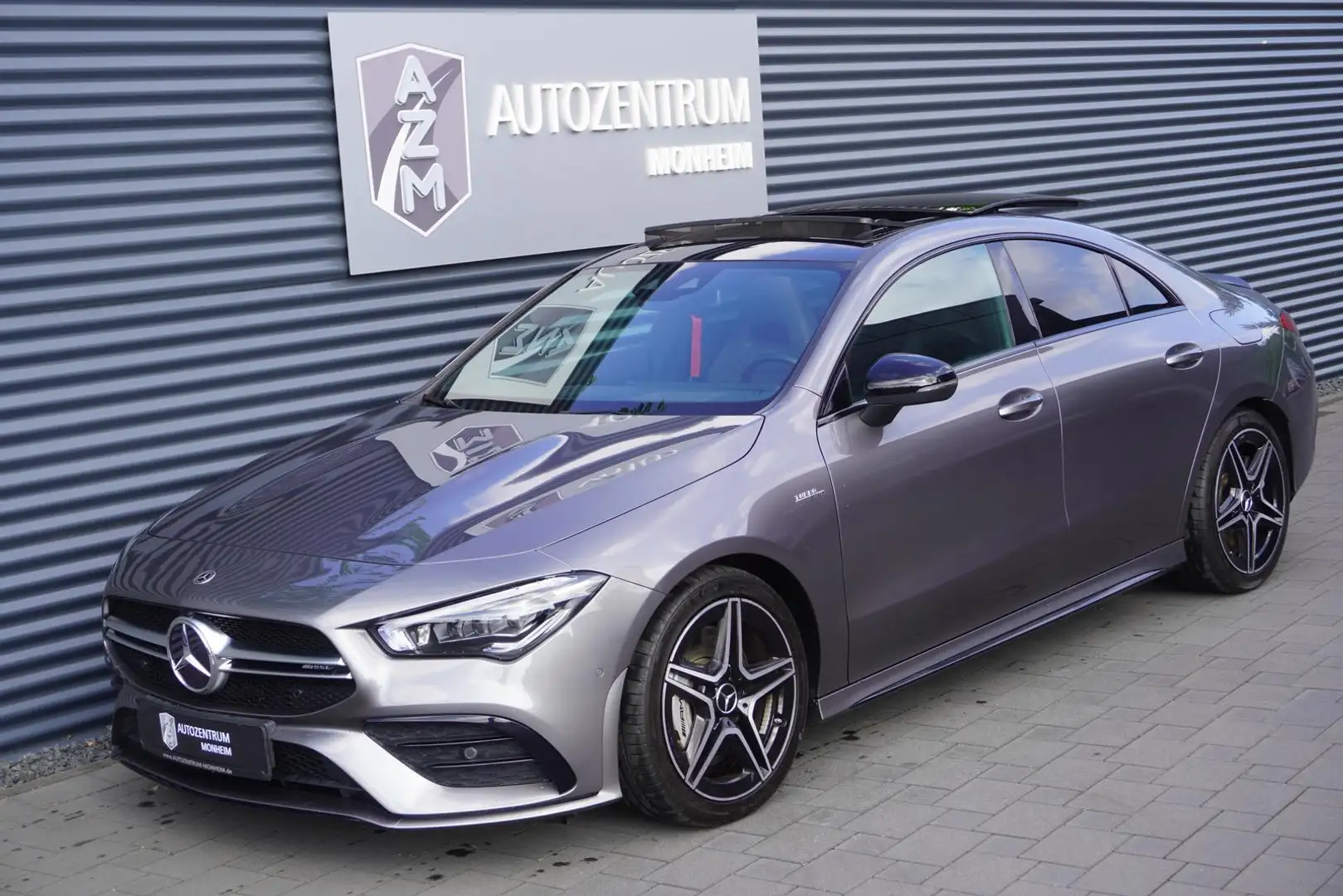 Mercedes-Benz CLA 35 AMG |ALLRAD|PANO|WIDESCREEN|NIGHT|HEAD-UP| Grau - 2