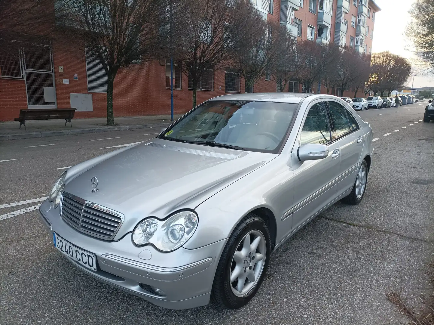 Mercedes-Benz C 240 Elegance Automatic Silber - 1