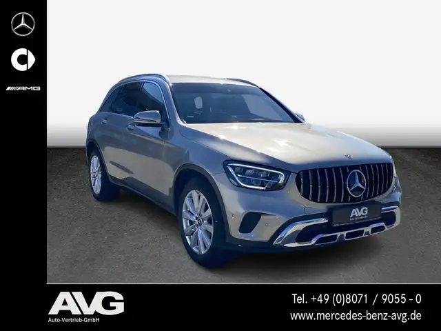 Mercedes-Benz GLC view 3