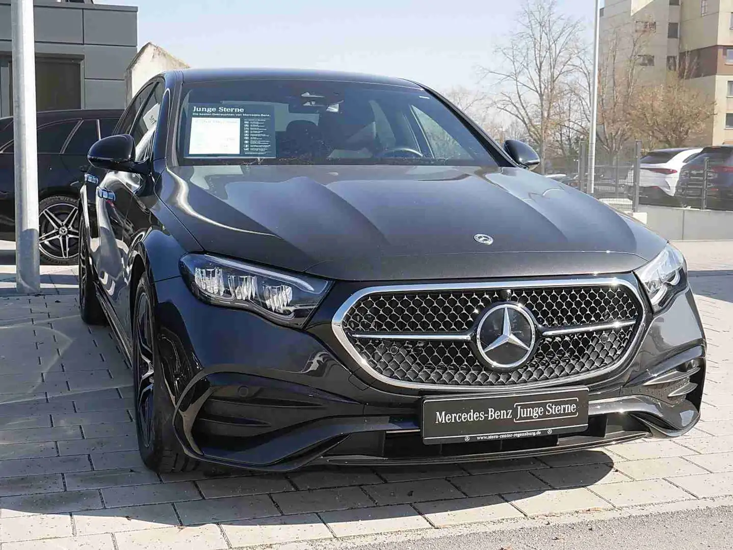 Mercedes-Benz E 220 d Limousine AMG+NIGHT+DISTRONIC+Winter-Pak Gris - 2