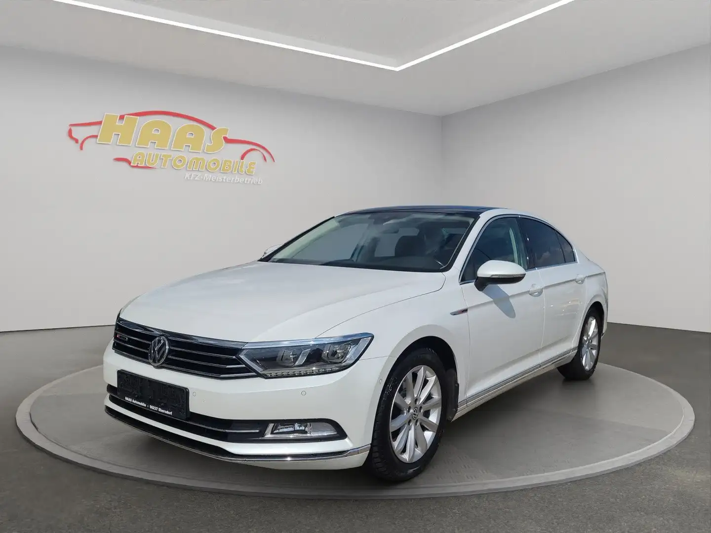 Volkswagen Passat Lim. Highline 4Motion *Leder*Dynaudio* White - 1
