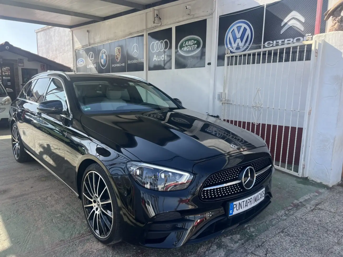 Mercedes-Benz E 200 Estate 9G-Tronic Negro - 1