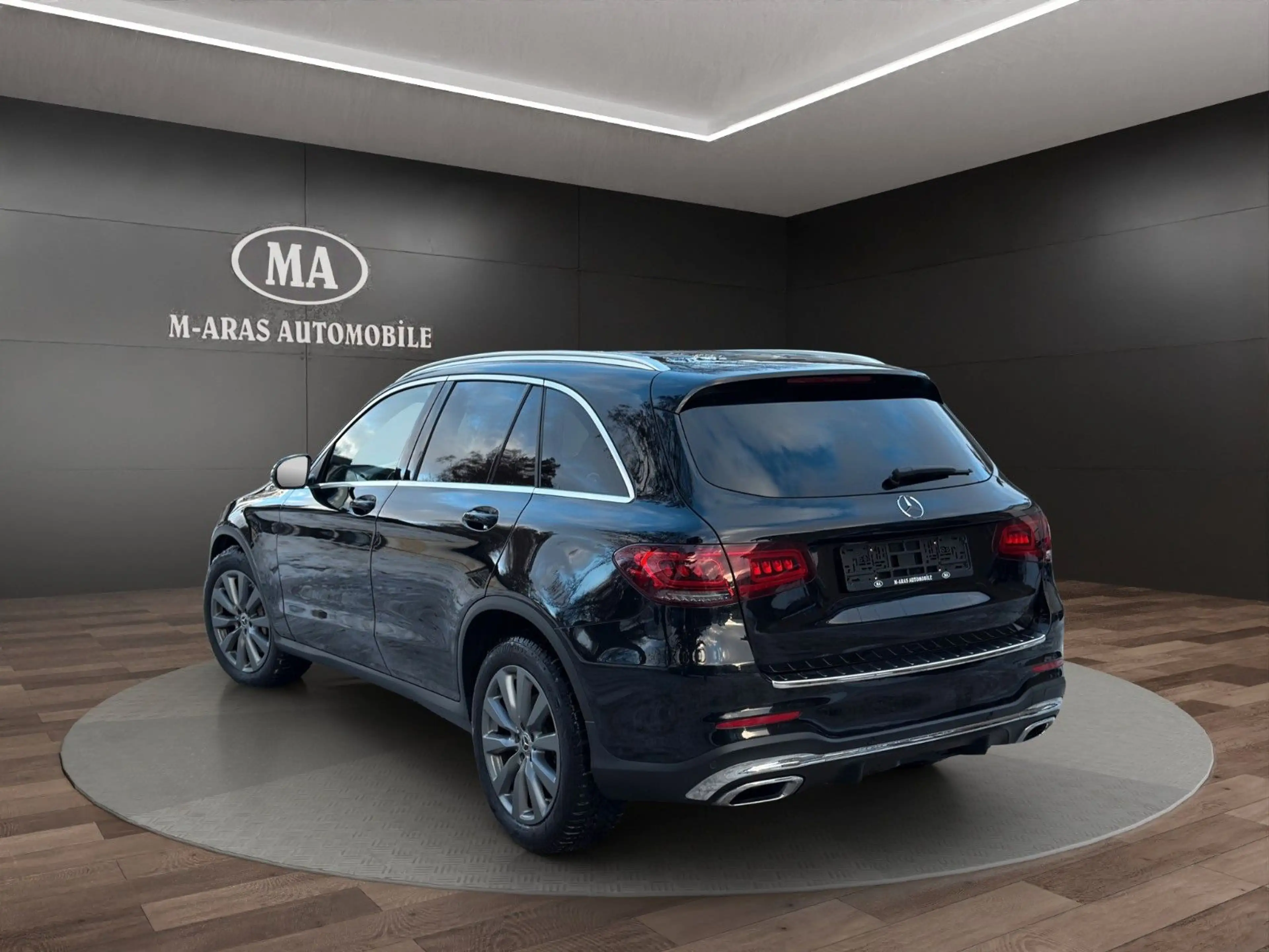 Mercedes-Benz GLC 220 d 4Matic AMG-Line Multibeam AHK — photo 4