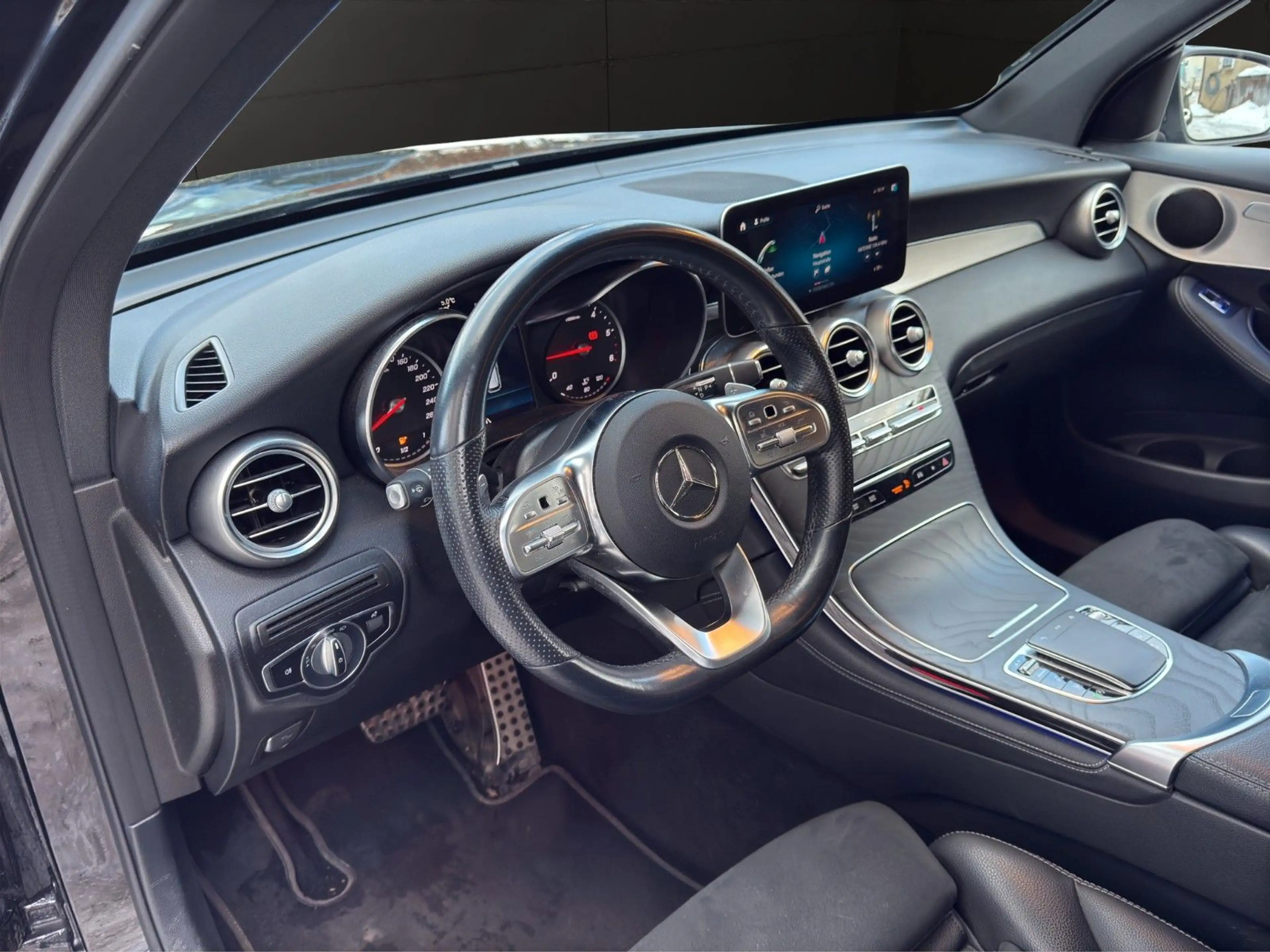 Mercedes-Benz GLC 220 d 4Matic AMG-Line Multibeam AHK — photo 10