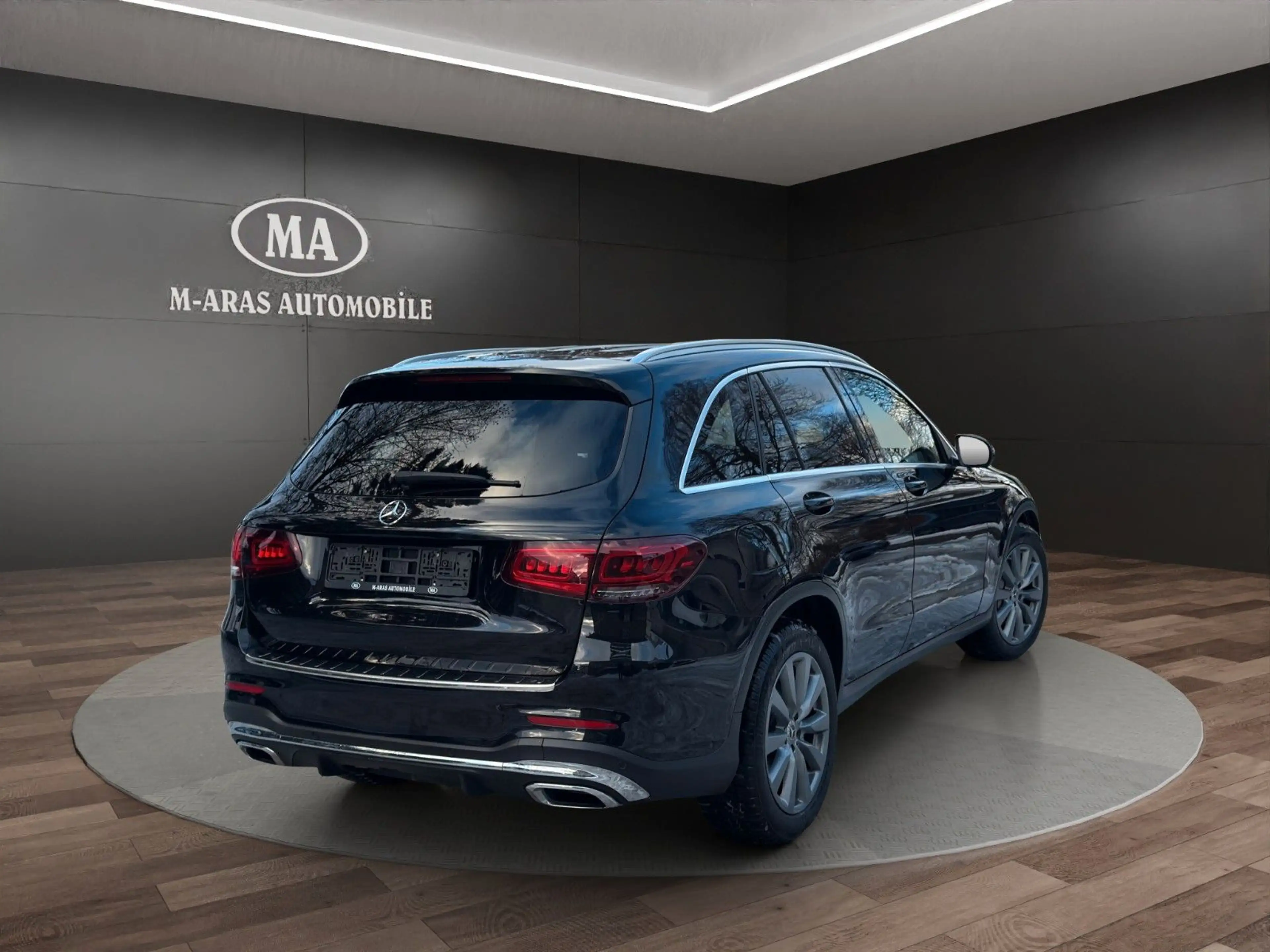 Mercedes-Benz GLC 220 d 4Matic AMG-Line Multibeam AHK — photo 6