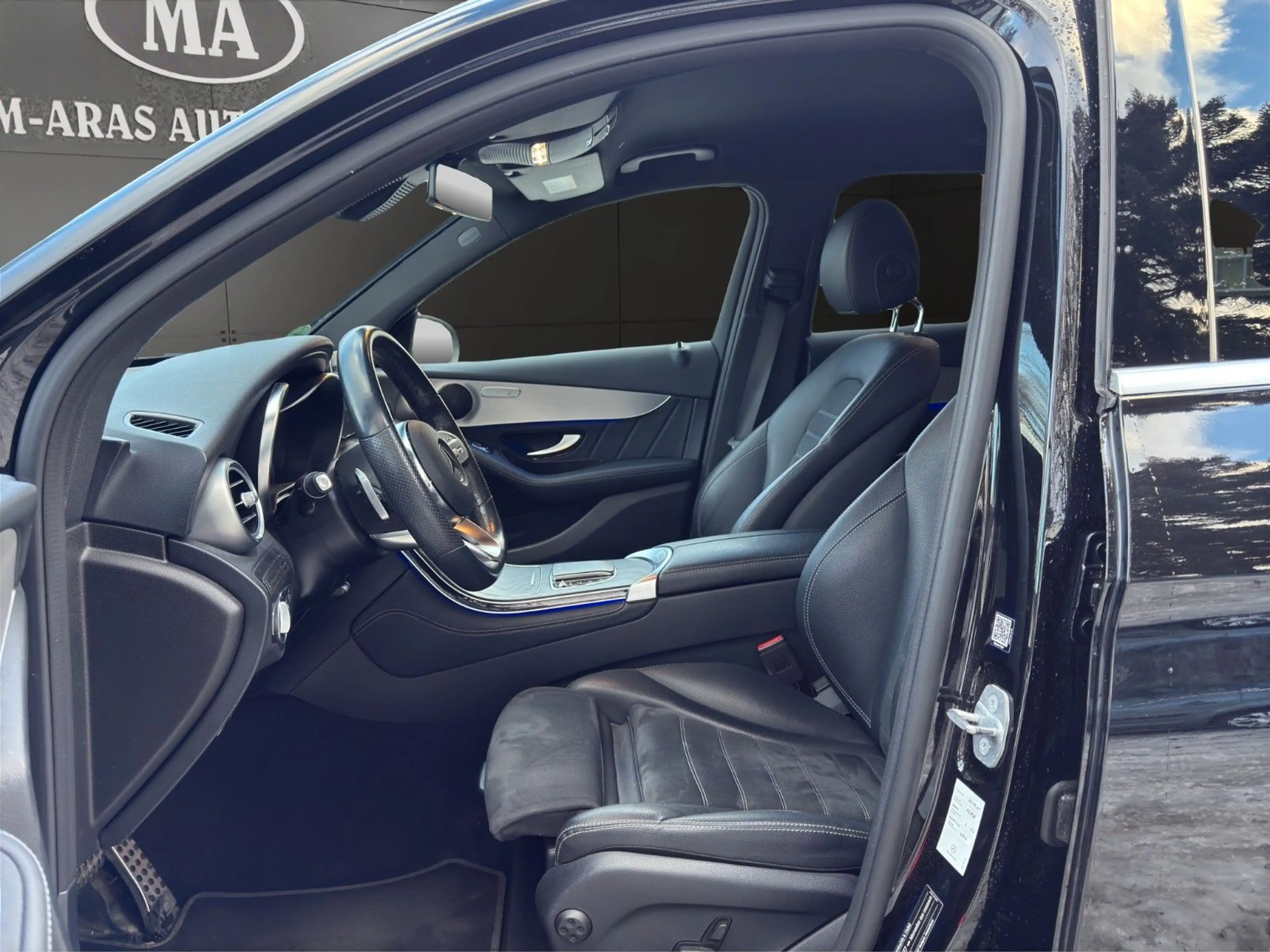 Mercedes-Benz GLC 220 d 4Matic AMG-Line Multibeam AHK — photo 9
