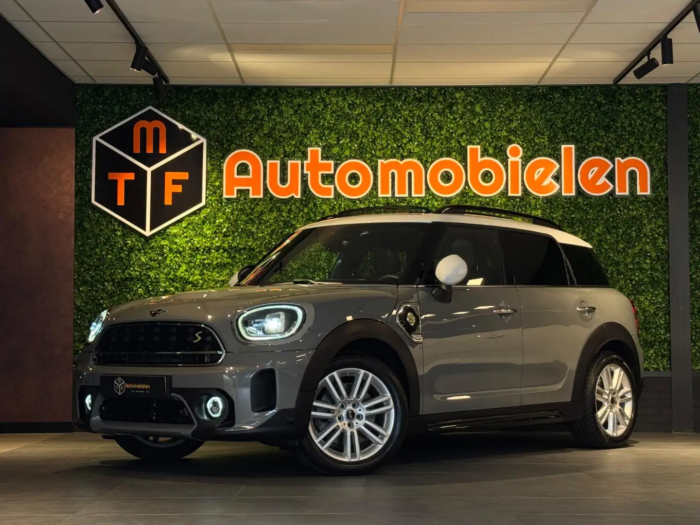 MINI Cooper SE Countryman Mini 2.0 ALL4 220 PK |PANO|VIRTUAL|CAMERA|BOMVOL Grijs - 1