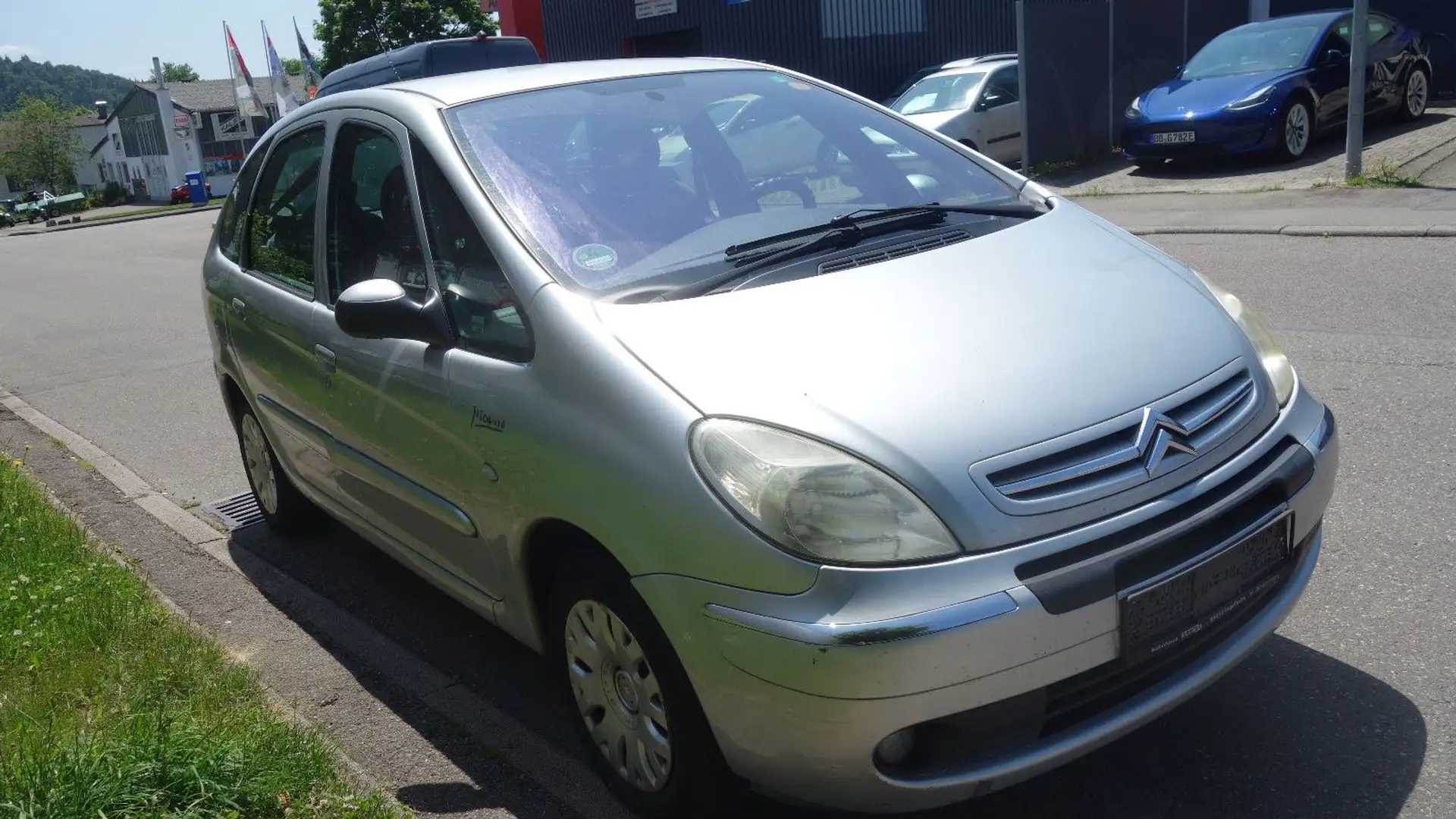 Citroen C3 Picasso 1.6 Benzin XSARA  Picasso Silber - 1