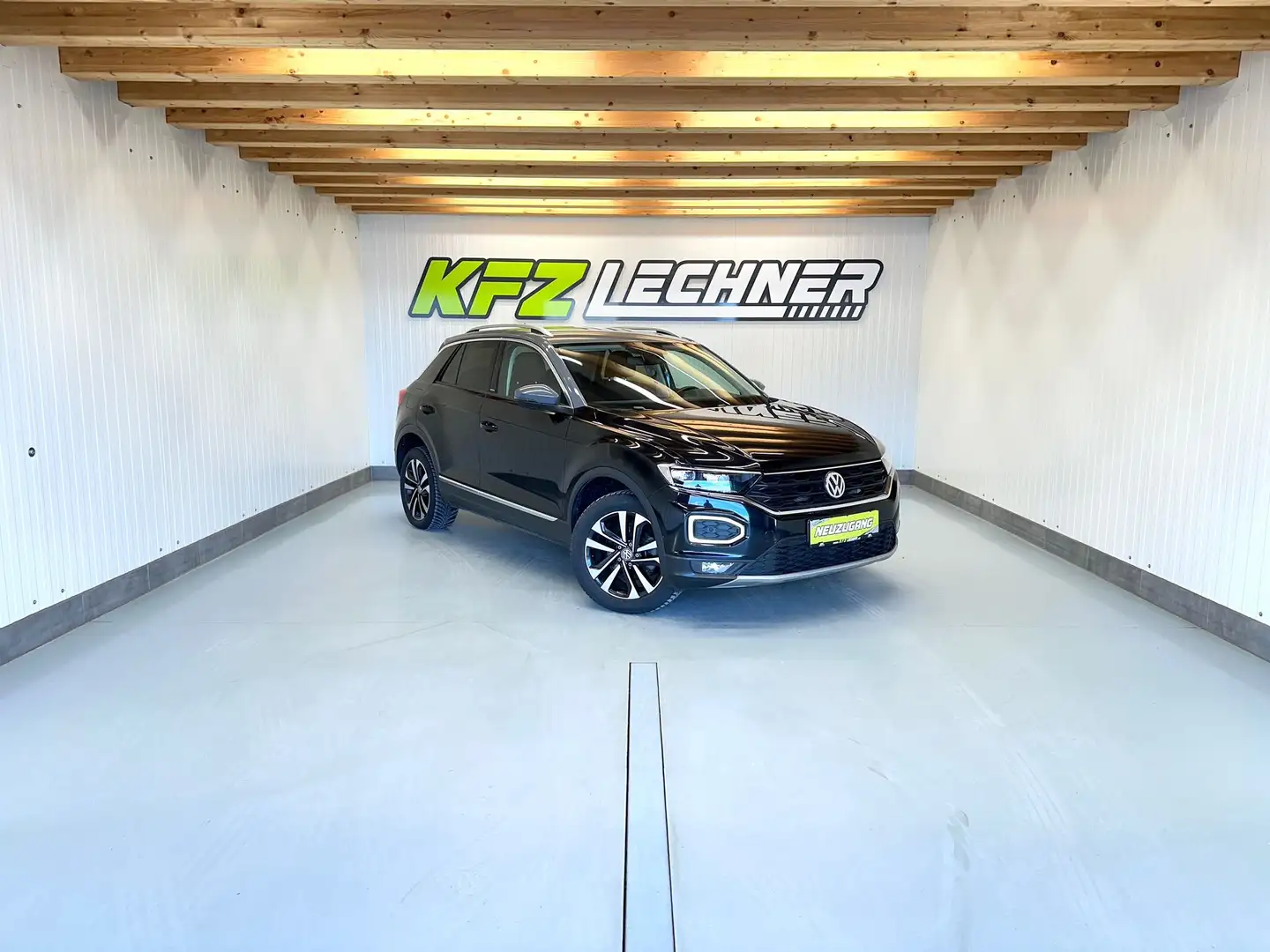 Volkswagen T-Roc 1,6 TDI ''AHK*NAVI*SITZH*PDC*TEMPOMAT'' Schwarz - 1