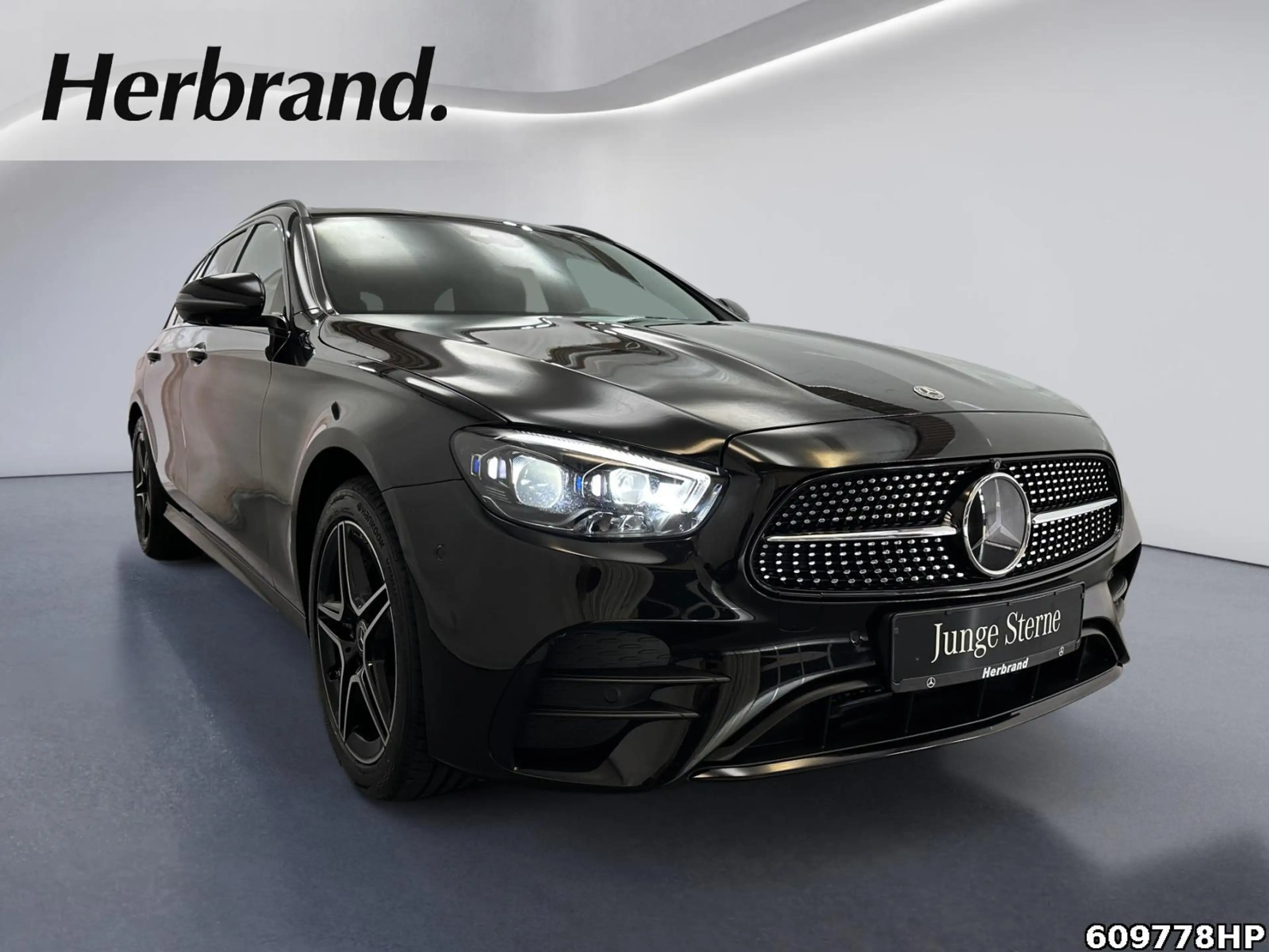 Mercedes-Benz E 300 4M T AMG DISTRONIC 360° Burmester Keyl. — photo 2