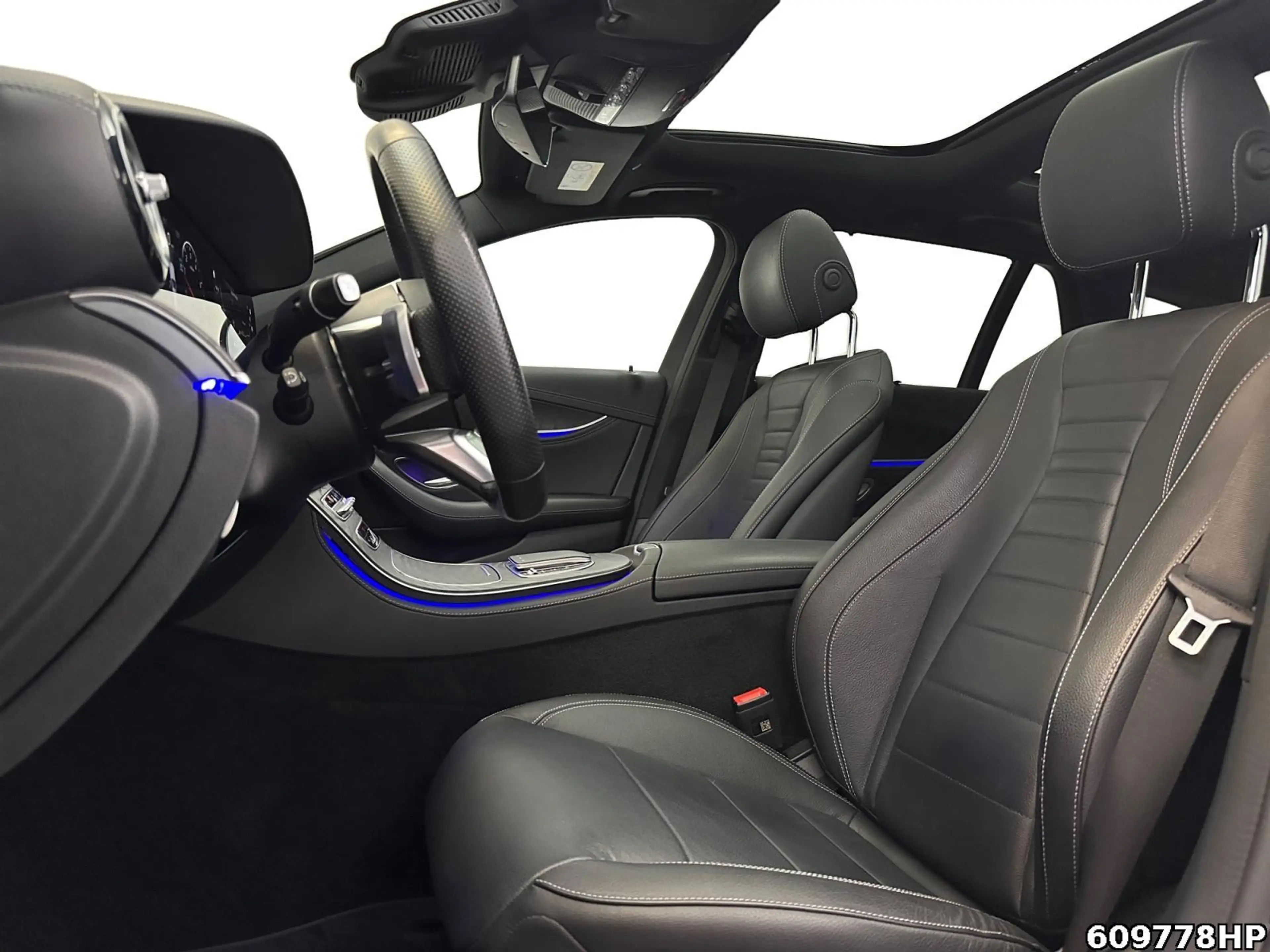 Mercedes-Benz E 300 4M T AMG DISTRONIC 360° Burmester Keyl. — photo 10
