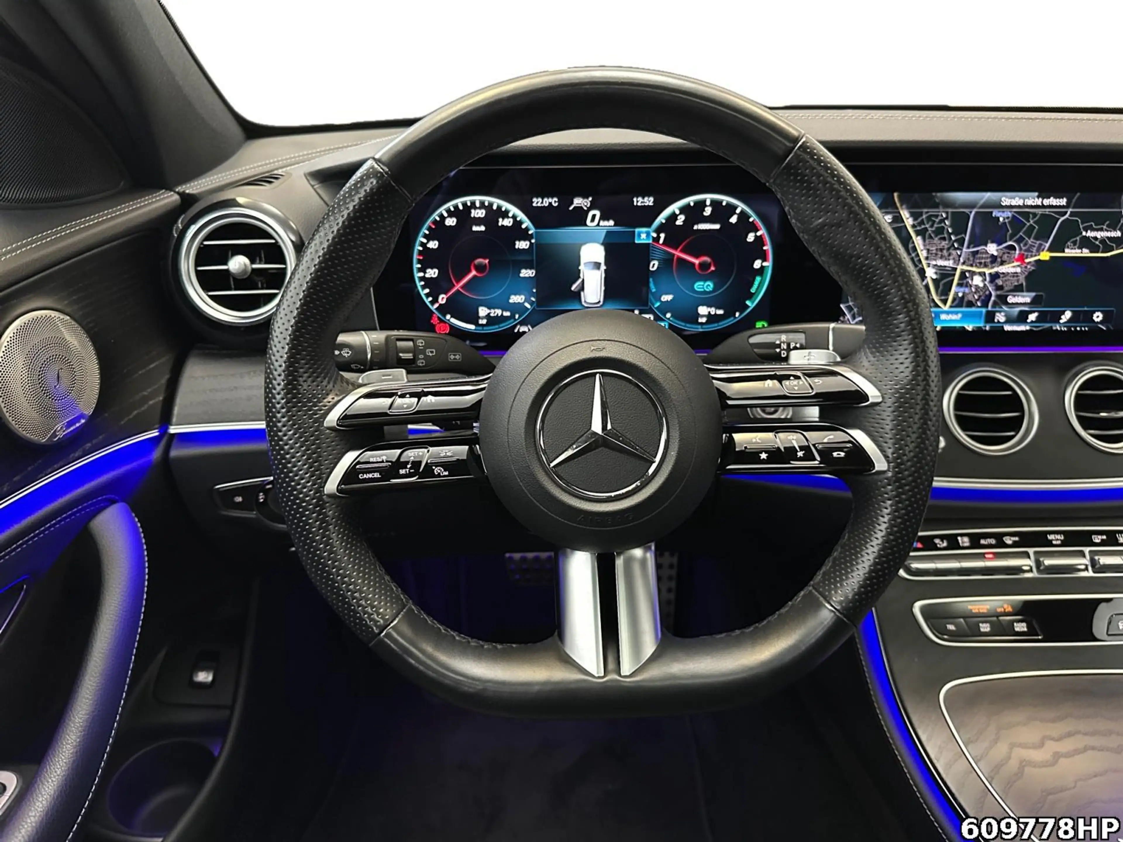 Mercedes-Benz E 300 4M T AMG DISTRONIC 360° Burmester Keyl. — photo 13
