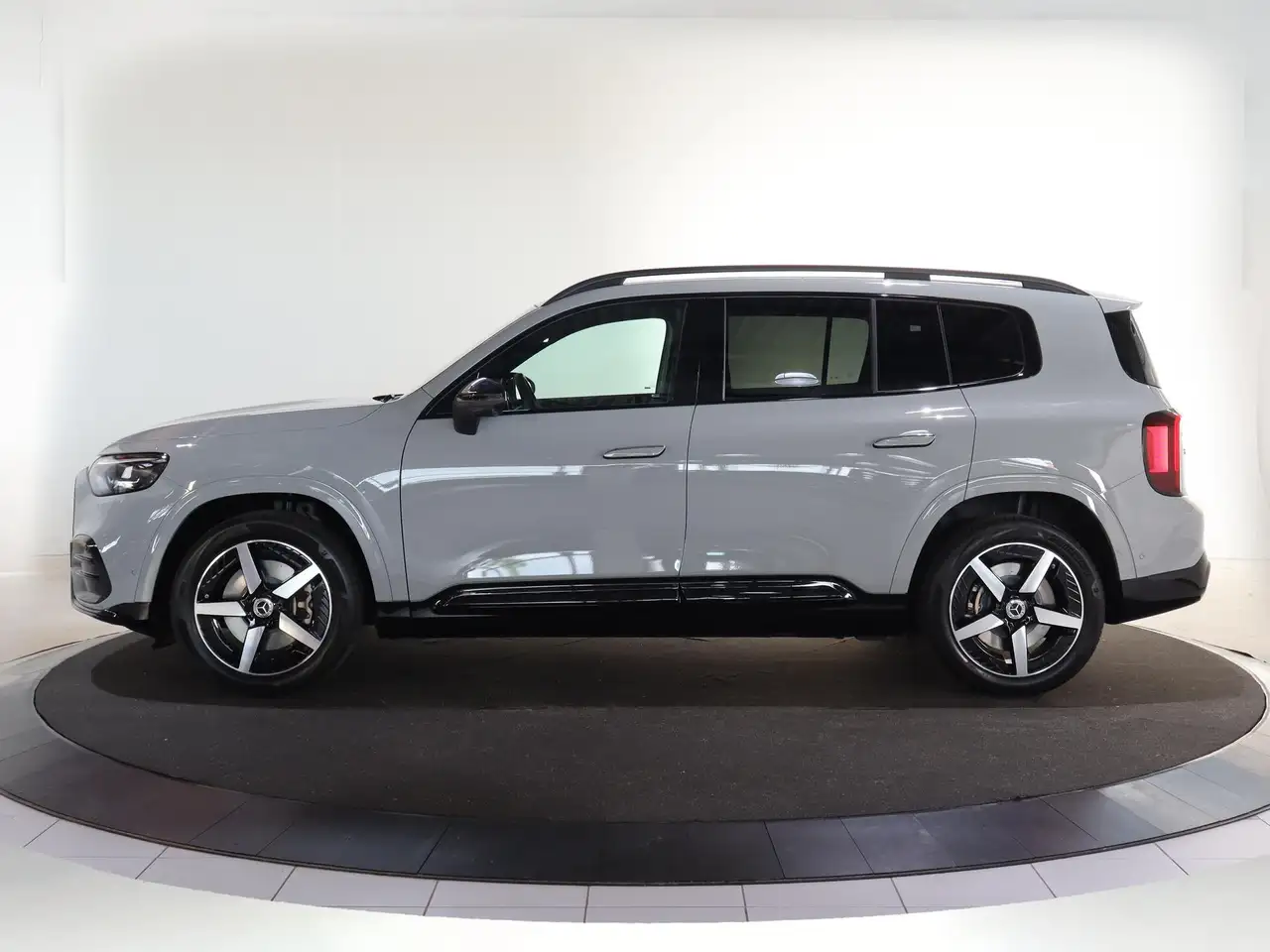 Mercedes-Benz GLB 2026